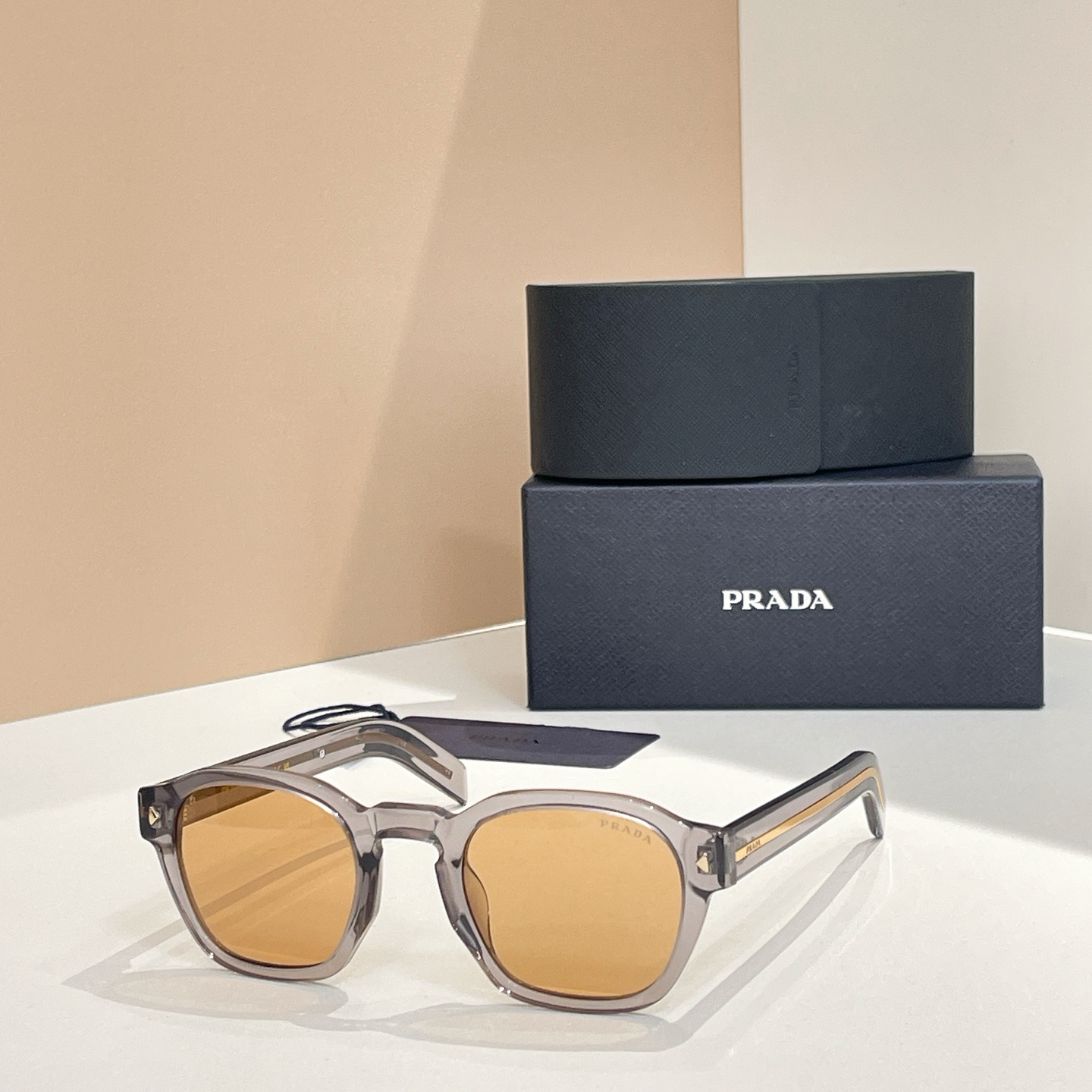 Prada 普拉达墨镜