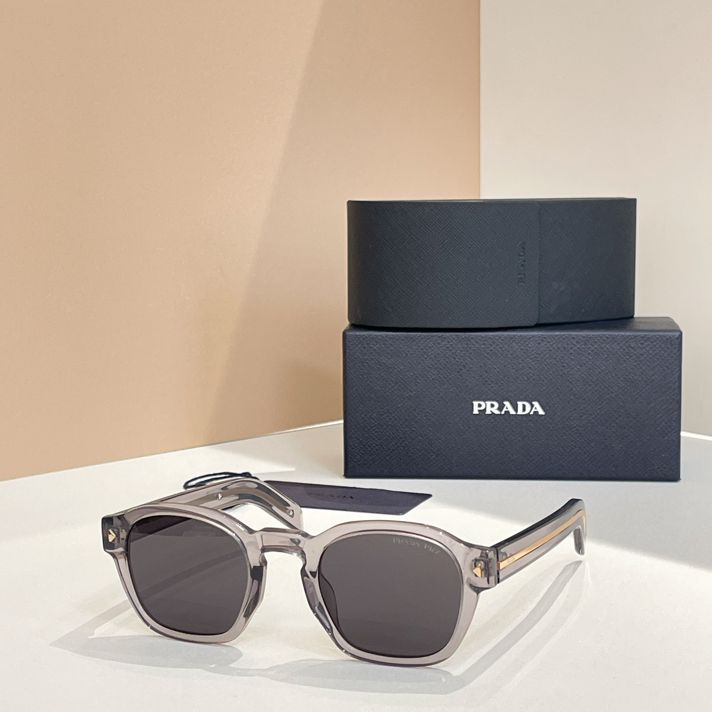 Prada 普拉达墨镜
