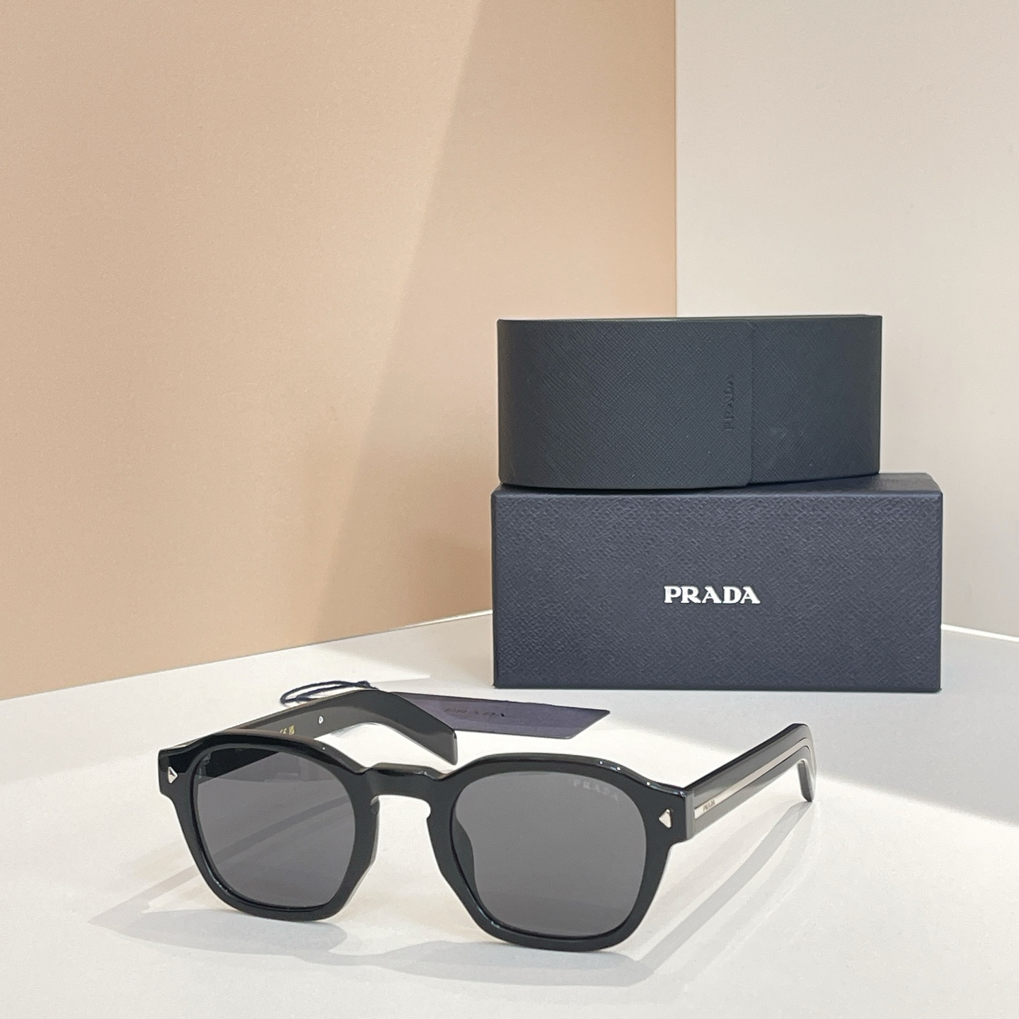 Prada 普拉达墨镜