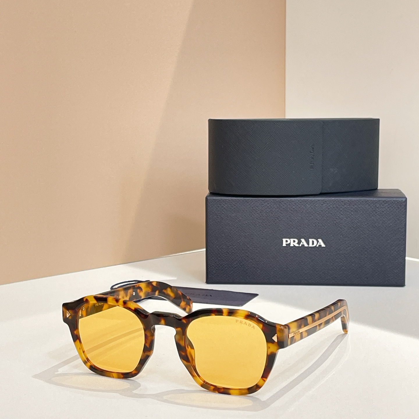 Prada 普拉达墨镜