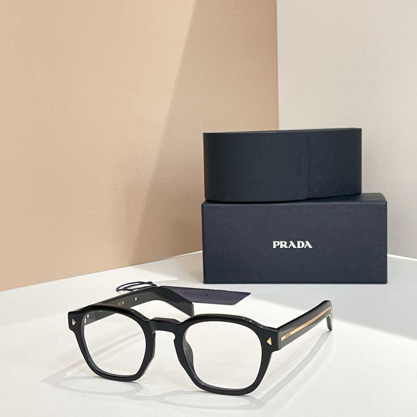 Prada 普拉达墨镜