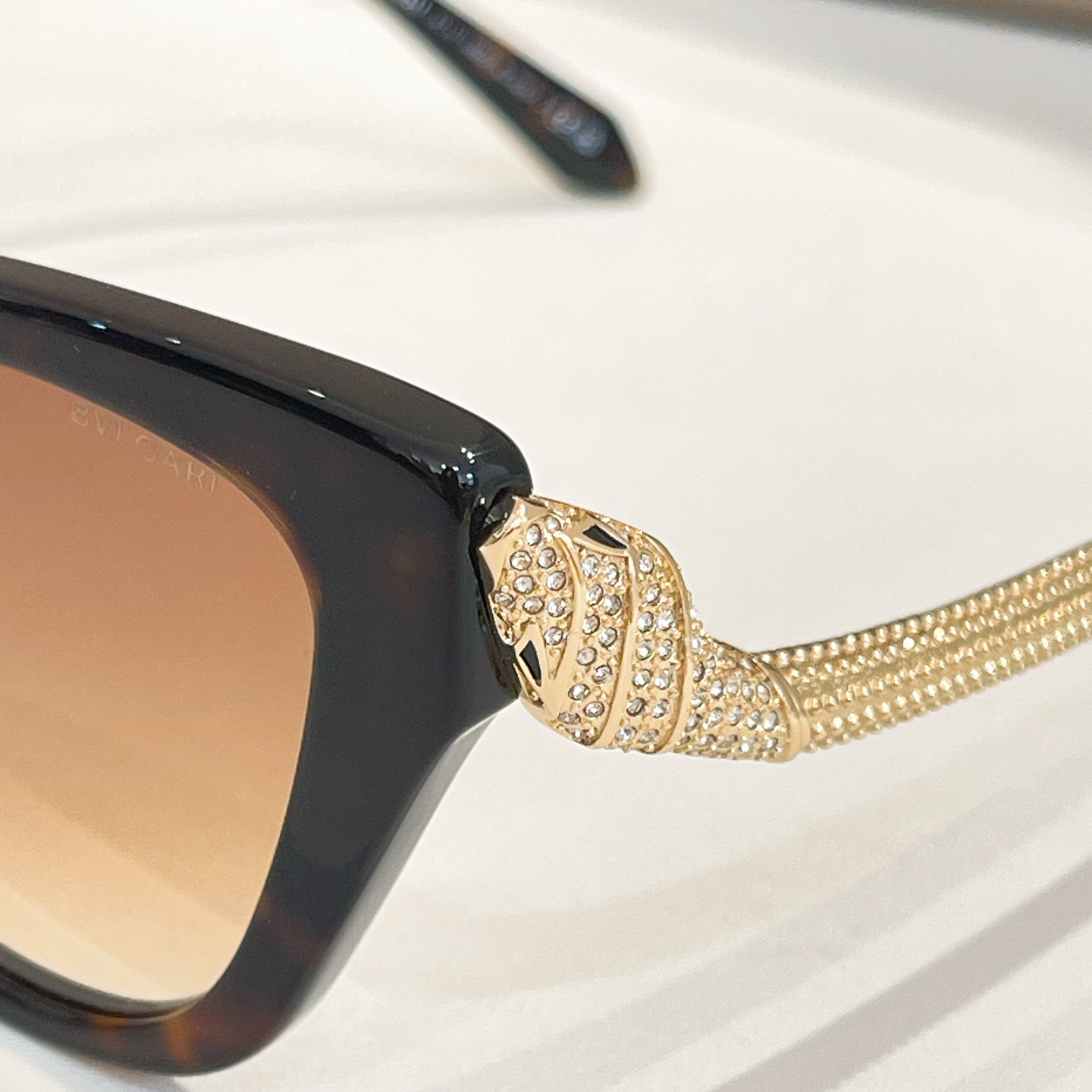 Bvlgari 宝格丽墨镜