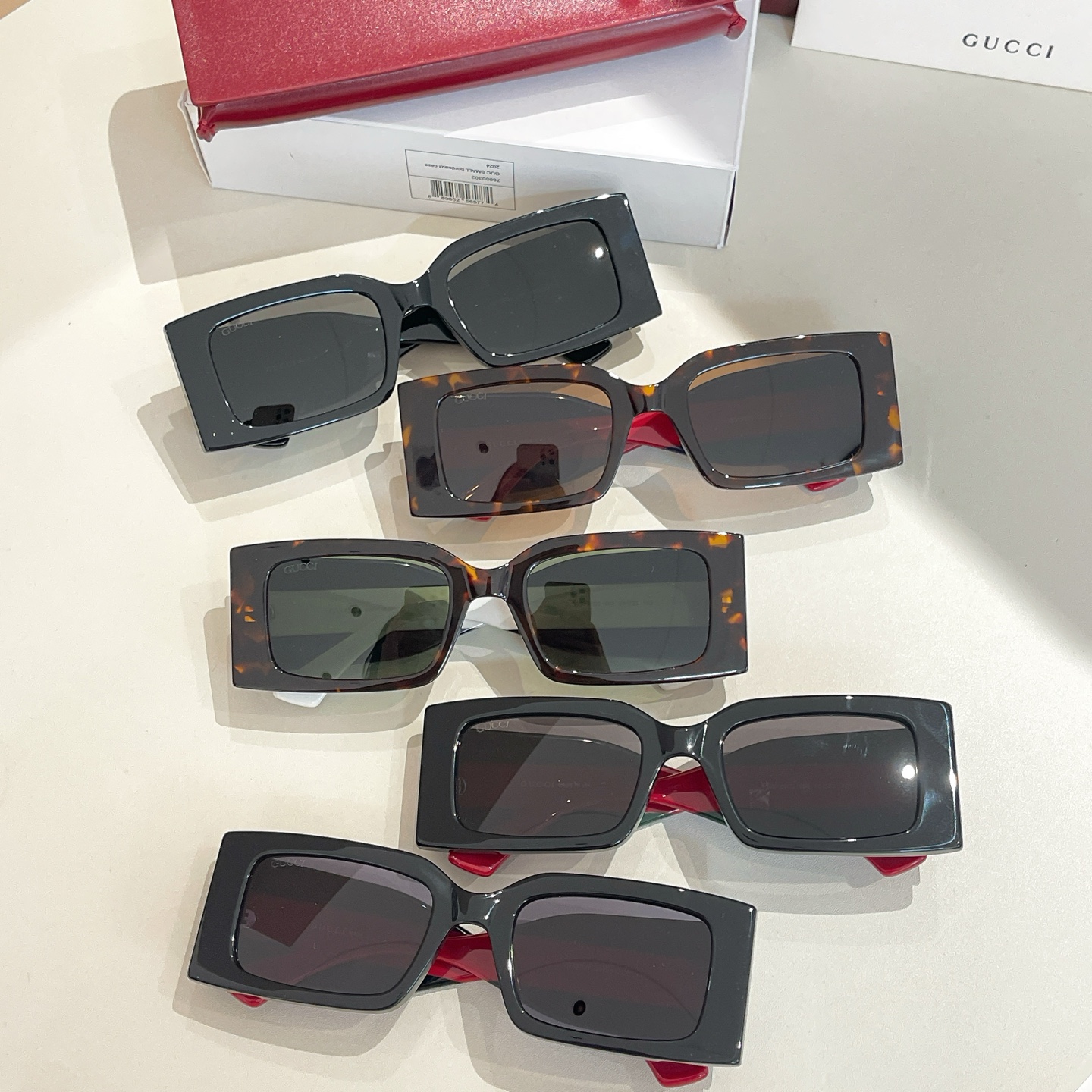 GUCC*🐝🐝🐝MODEL：GG1860S🐝🐝🐝SIZE：53口22-145🐝🐝🐝