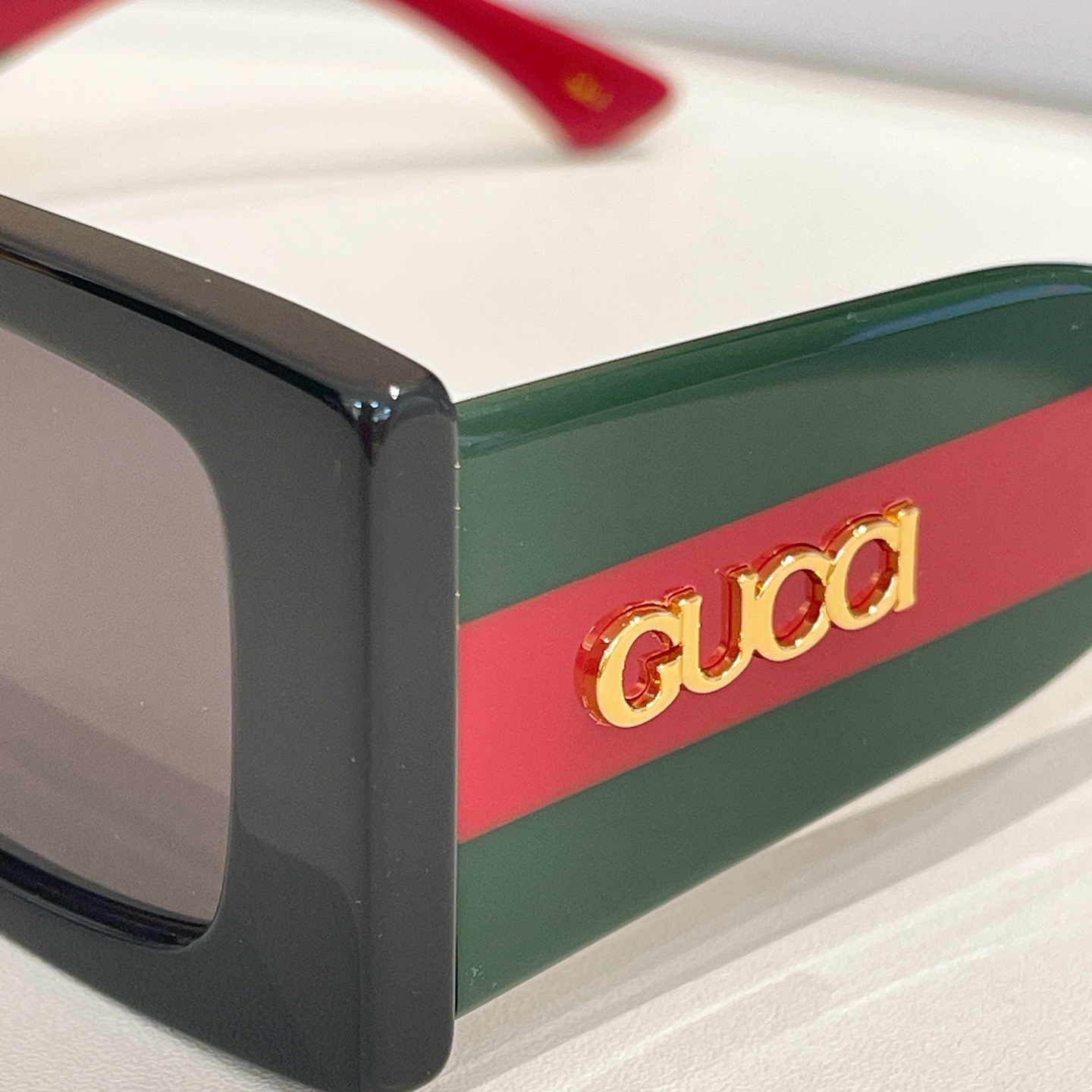 GUCC*🐝🐝🐝MODEL：GG1860S🐝🐝🐝SIZE：53口22-145🐝🐝🐝