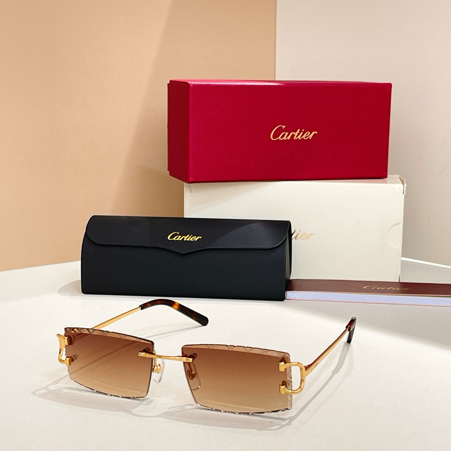 Cartie*✨✨✨MODEL：CT0103O✨✨✨SIZE：56口18-135✨太阳镜，变色片