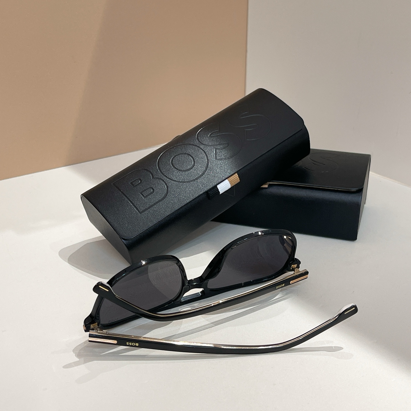 BOSS✨✨✨MODEL 1751✨✨✨SIZE 145✨✨✨