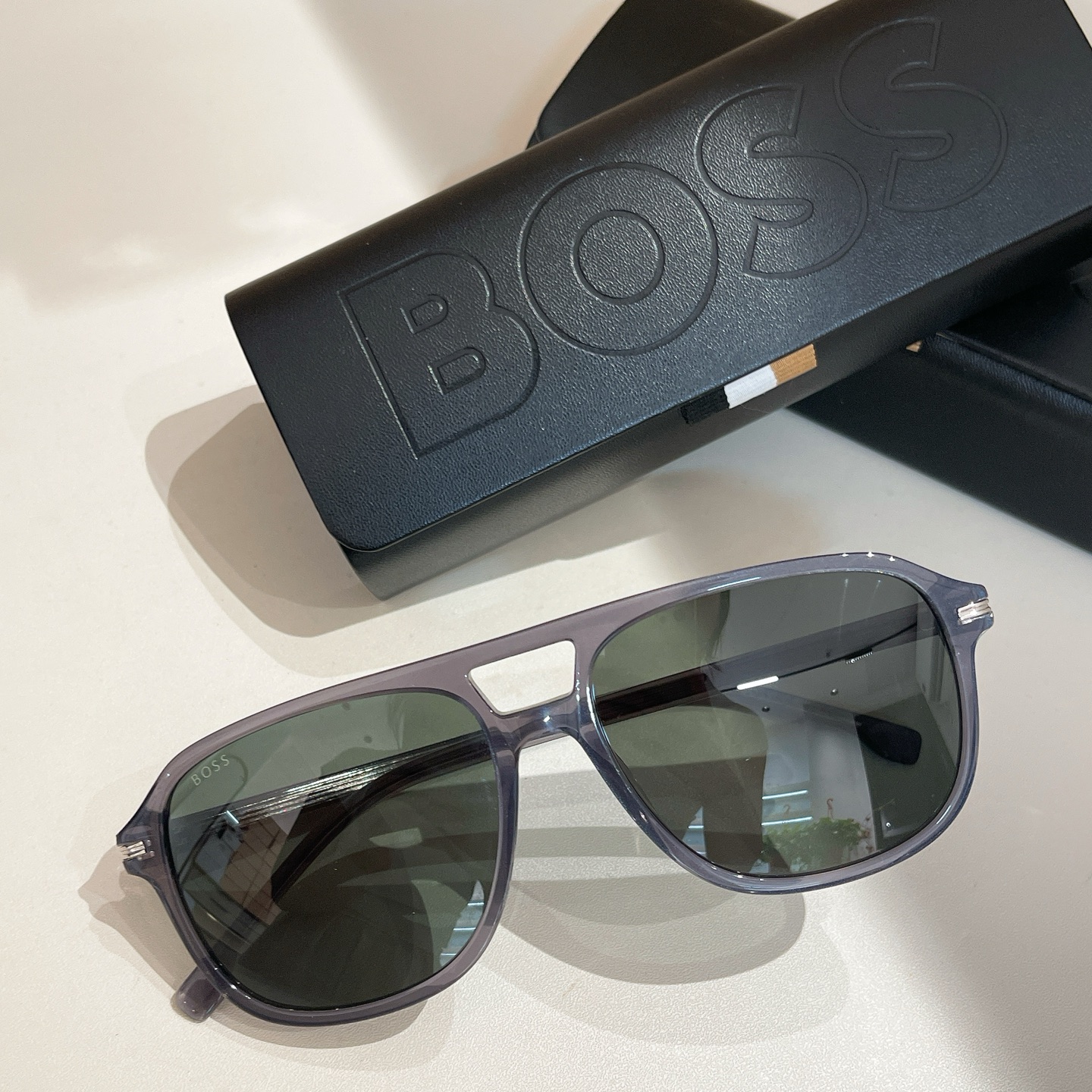 BOSS✨✨✨MODEL 1751✨✨✨SIZE 145✨✨✨