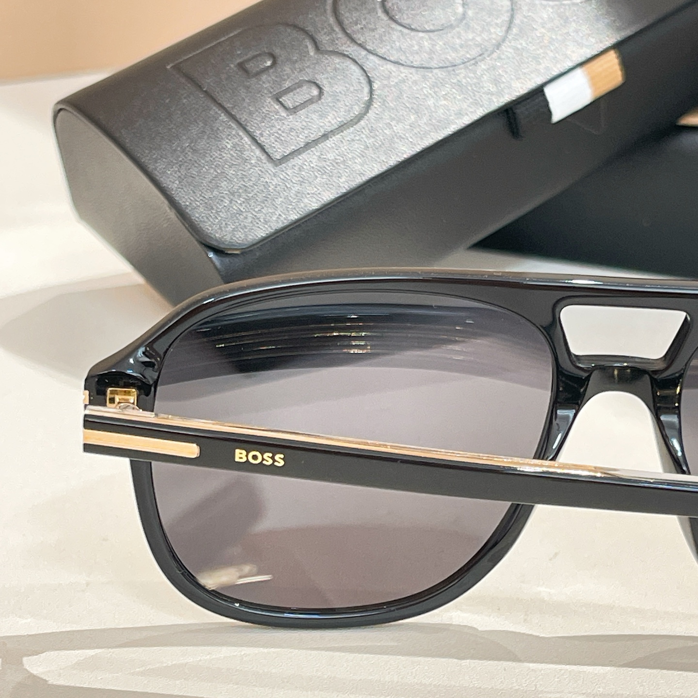 BOSS✨✨✨MODEL 1751✨✨✨SIZE 145✨✨✨