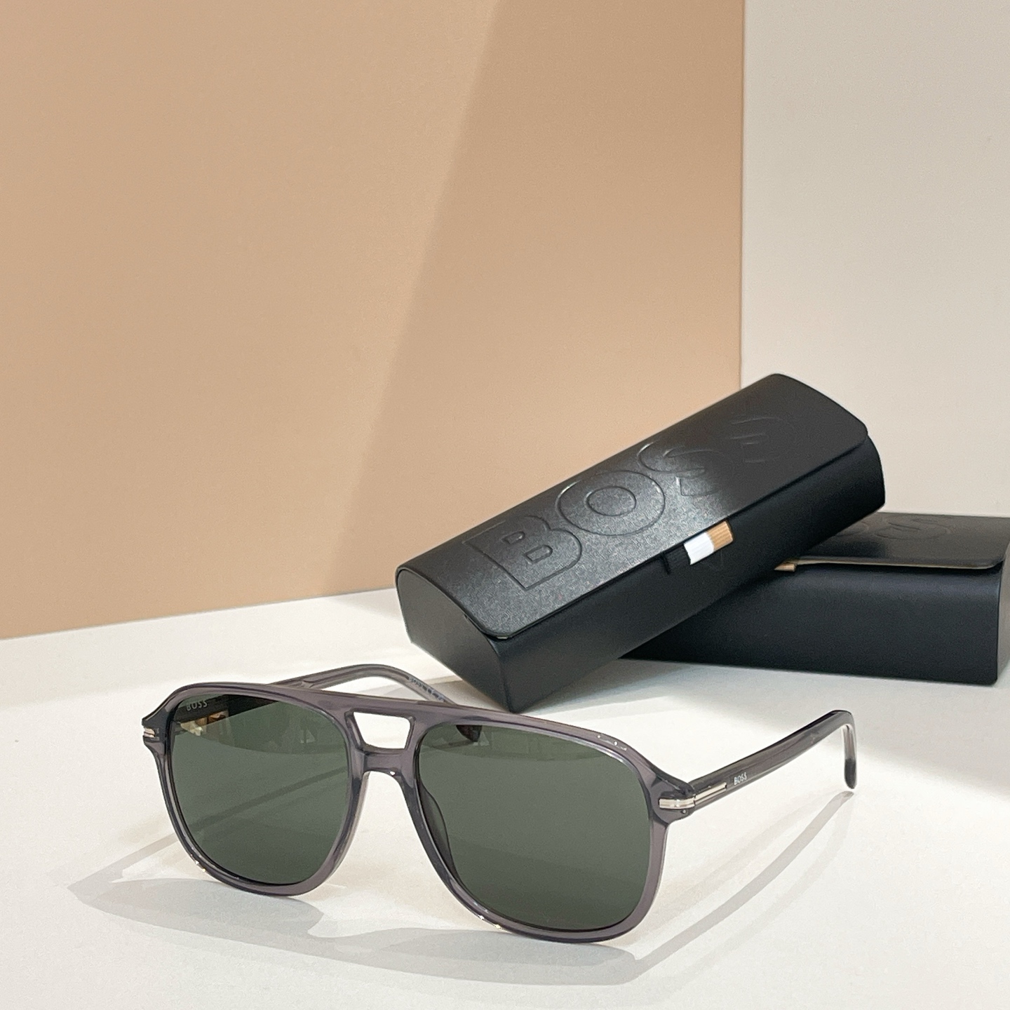 BOSS✨✨✨MODEL 1751✨✨✨SIZE 145✨✨✨