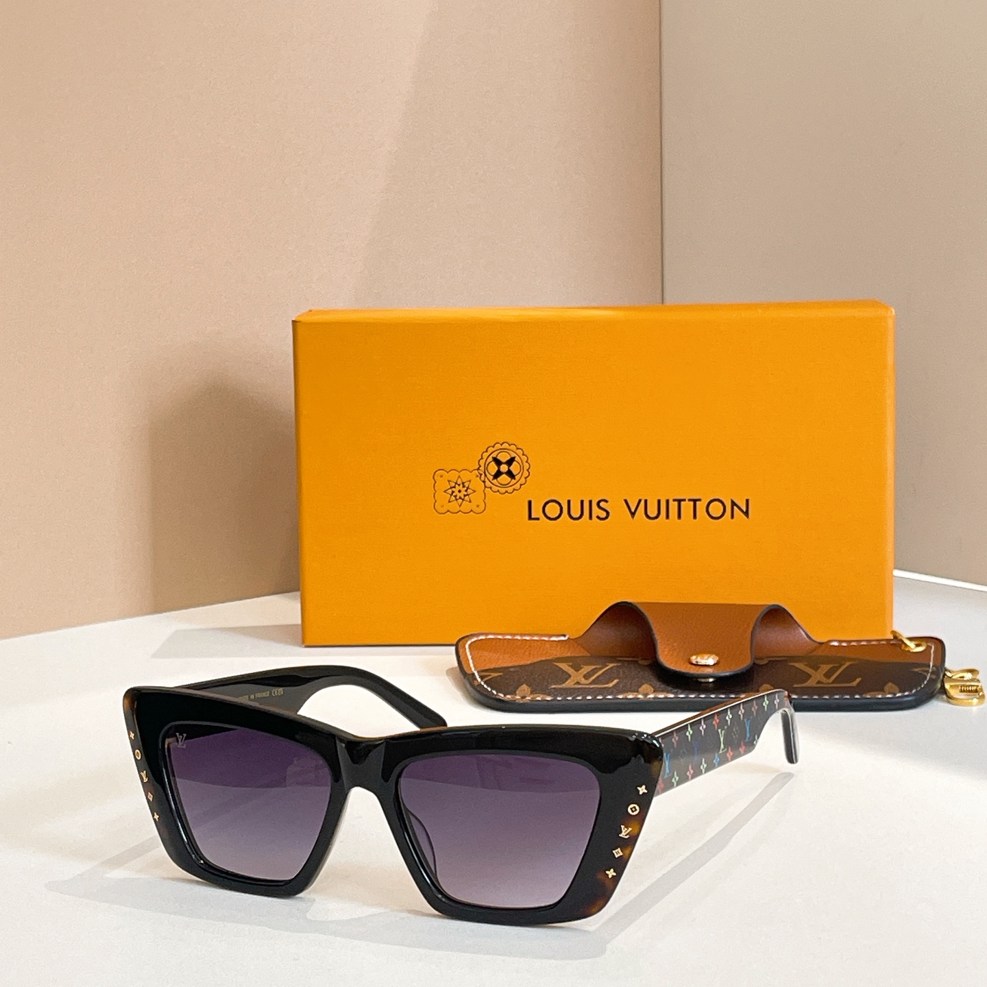 LOUIS VUITTO*🌟🌟🌟MODEL：Z2424W🌟🌟🌟SIZE：53口17-148🌟🌟🌟