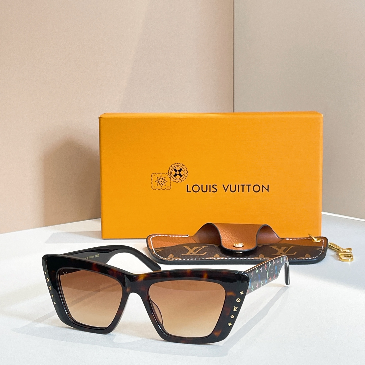 LOUIS VUITTO*🌟🌟🌟MODEL：Z2424W🌟🌟🌟SIZE：53口17-148🌟🌟🌟