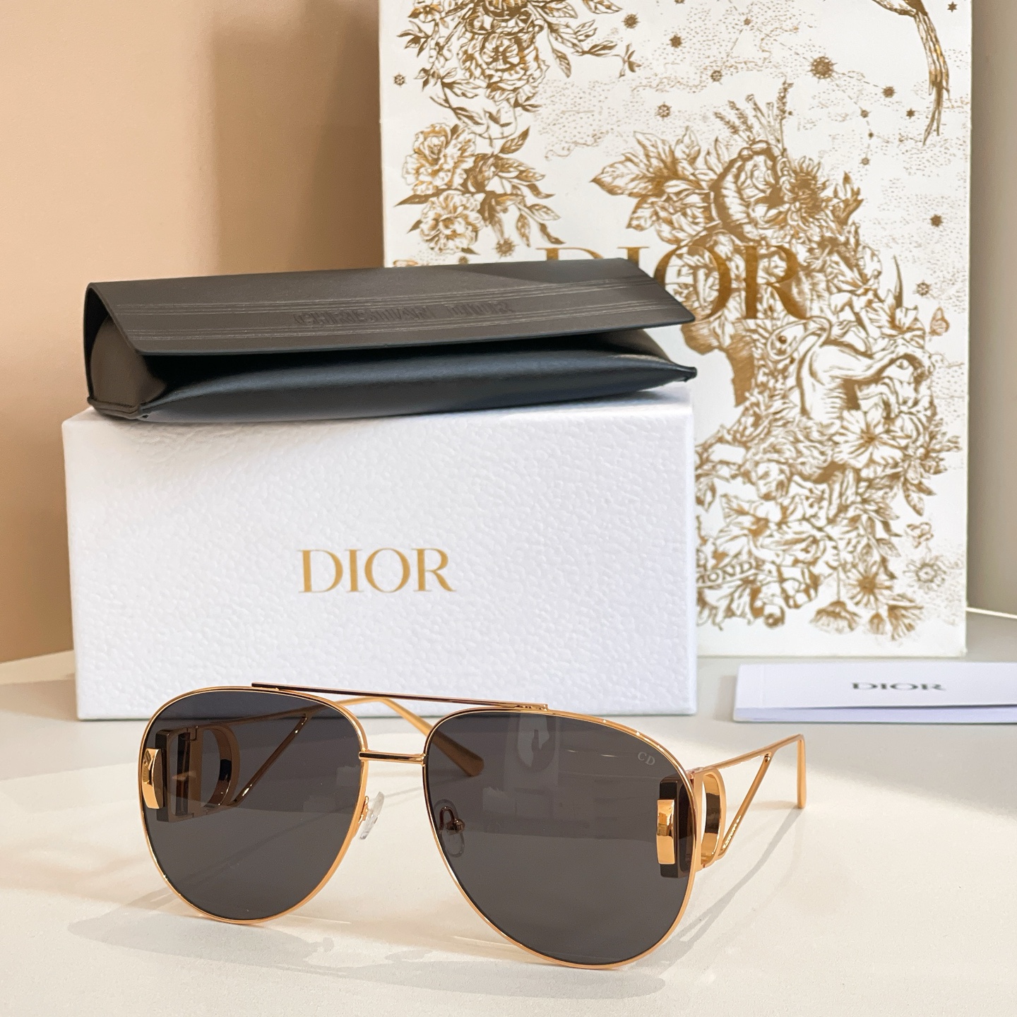 Dior DSGTA44UCR Aviator Sunglasses with Silver Frame and Gradient Lenses 16 i1756010950327 1947 0 2