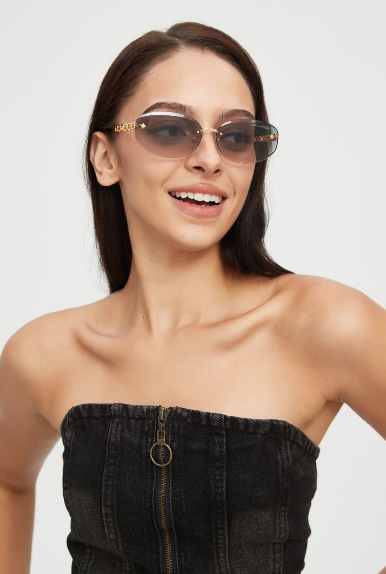 Louis Vuitton Z3016U Oval Sunglasses Gold Frame Dark Lens, 6413-135 9 i1756032858484 8421 0 8