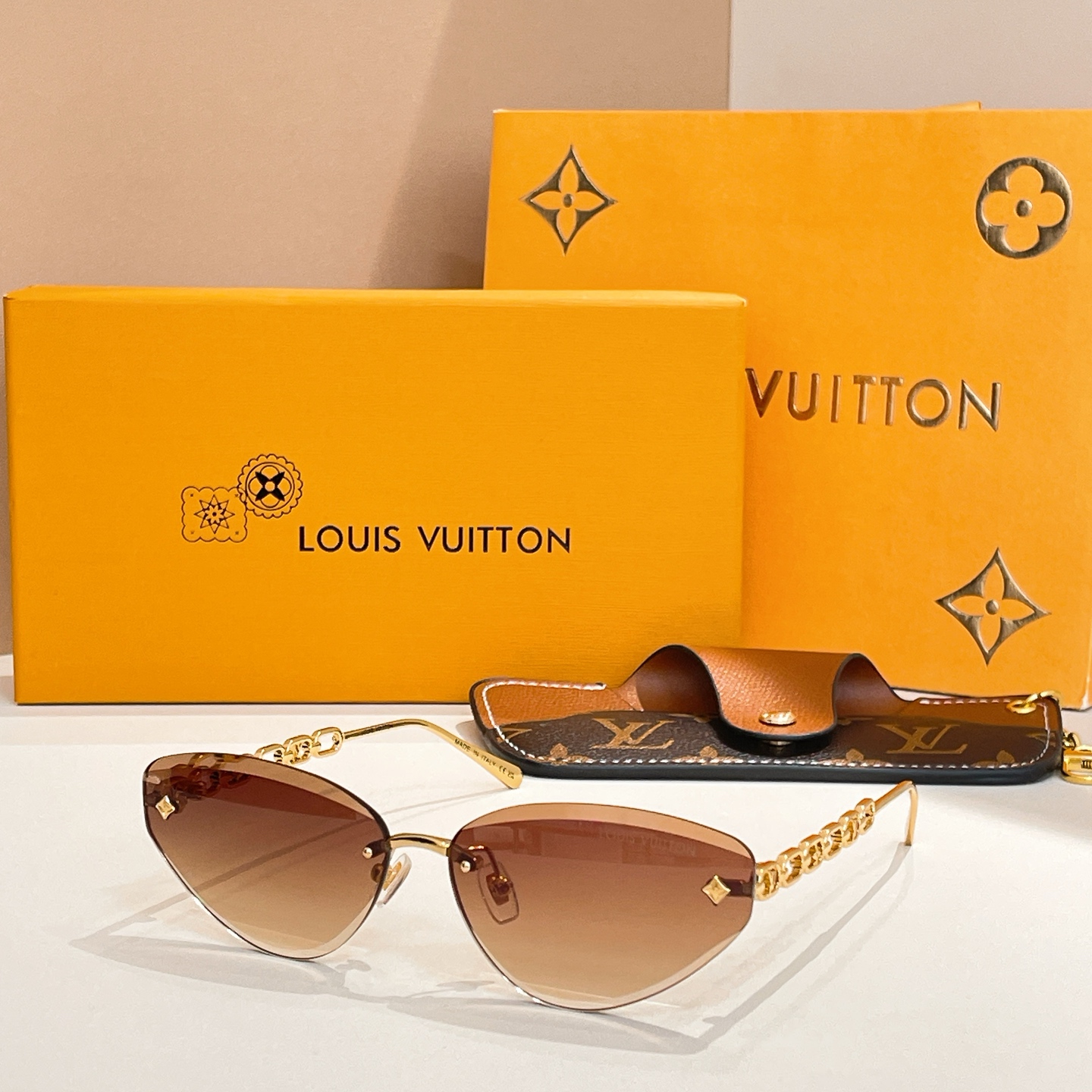 Louis Vuitton Z3015U Cat Eye Sunglasses, Blue Gradient Lens, Silver Frame 5 i1756032887072 1261 0 3