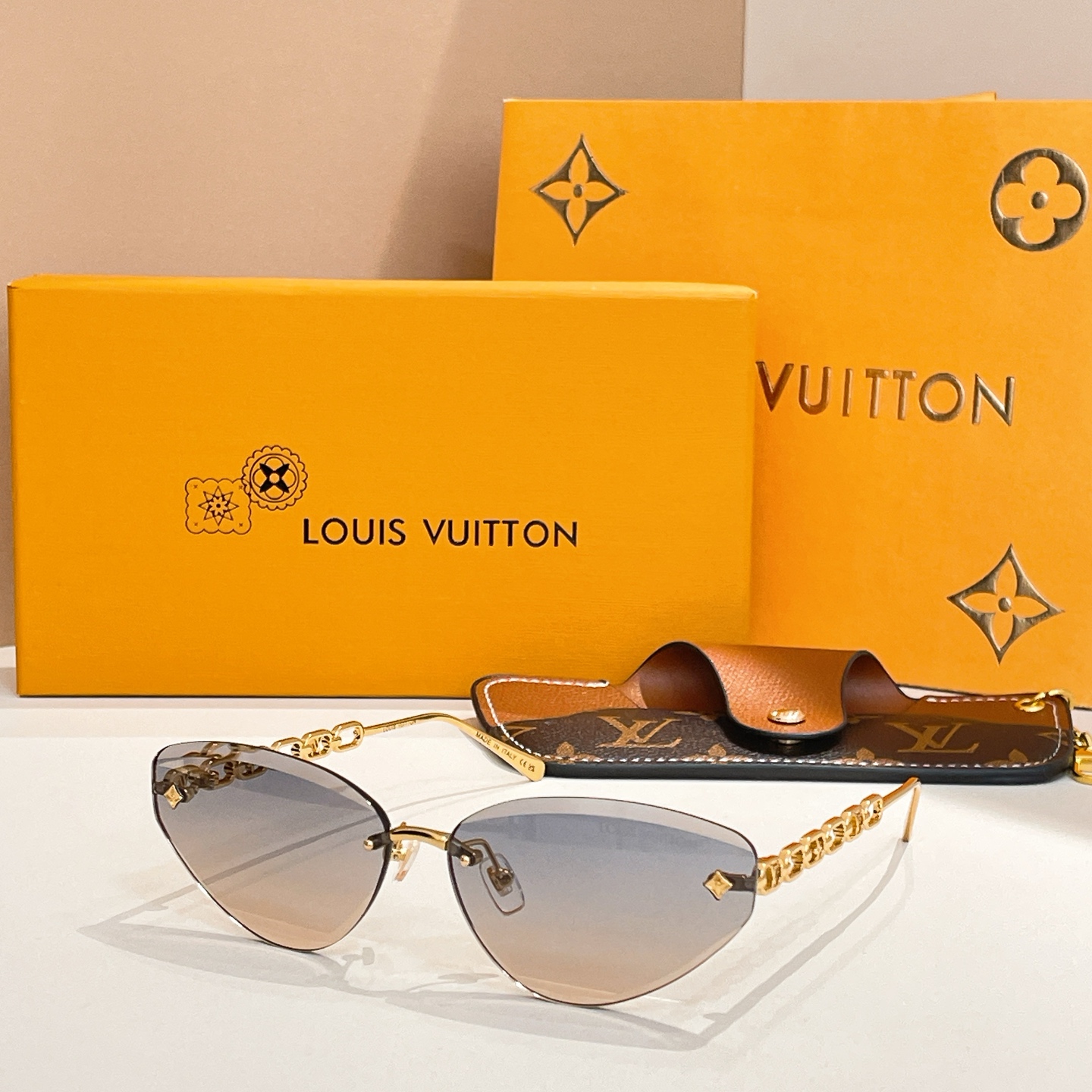 Louis Vuitton Z3015U Cat Eye Sunglasses, Blue Gradient Lens, Silver Frame 4 i1756032888399 671 0 2