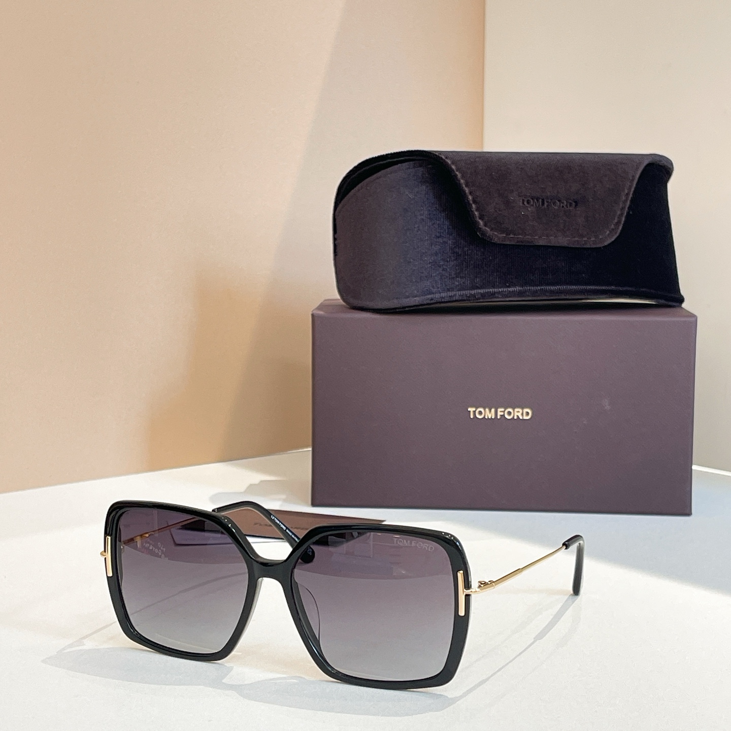 Tom Ford TF1039 Ivory Square Sunglasses with Brown Gradient Lenses 18 i1756193957881 1103 0 4