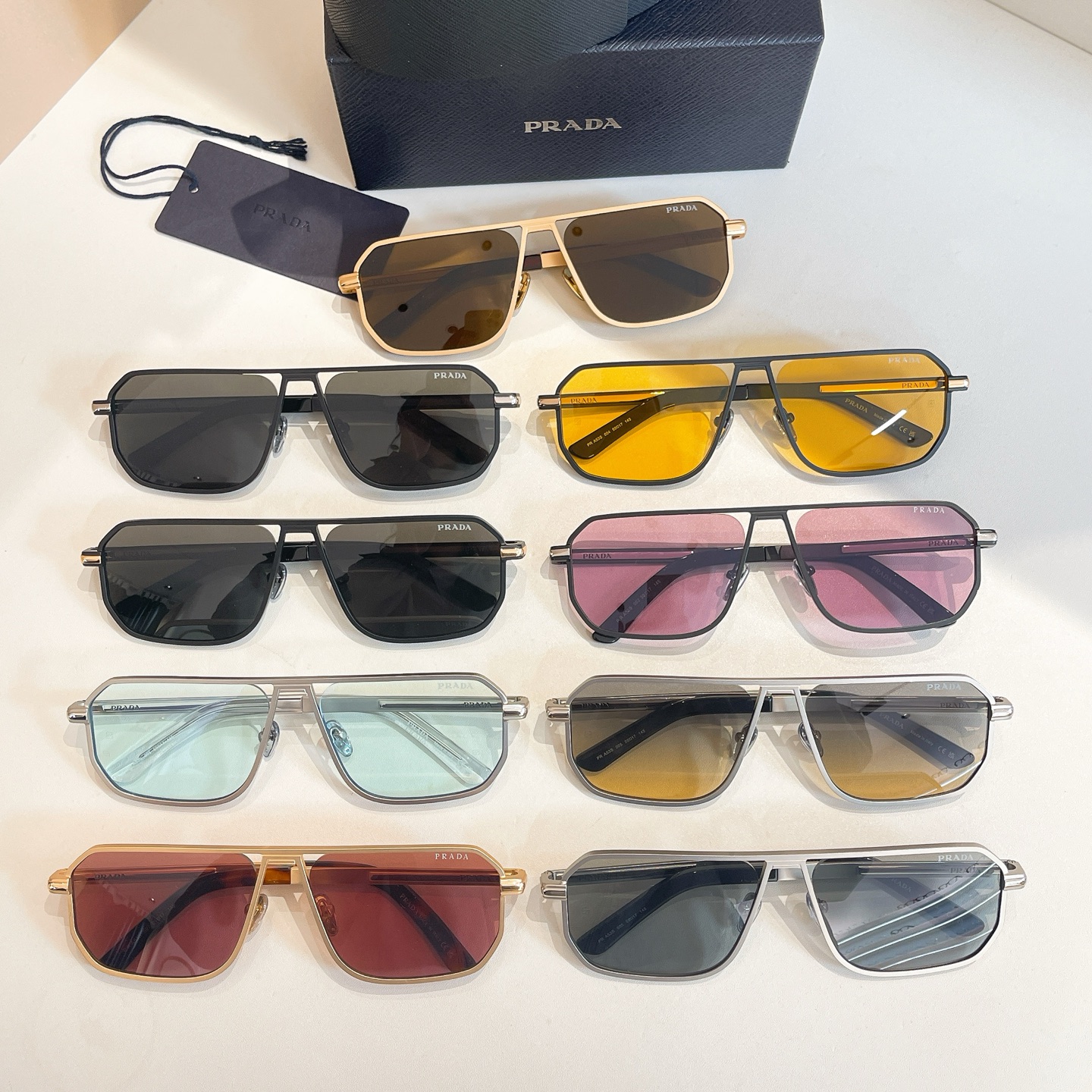 PRADA✨✨✨MODEL：PR A53S✨✨✨SIZE：59口17-145✨✨✨太阳镜，变色片