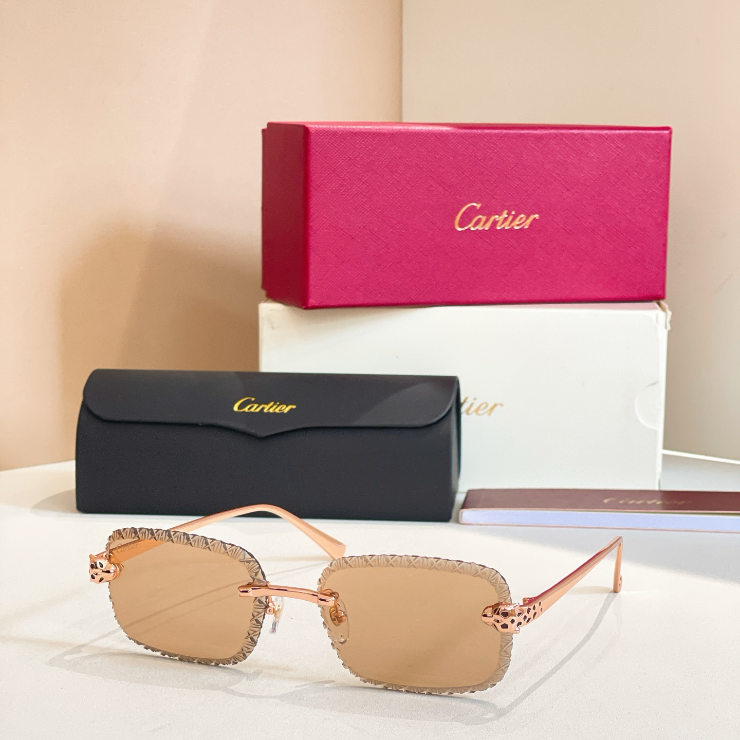Cartie*✨✨✨MODEL：CT0830S ✨✨✨SIZE: 143✨✨✨太阳镜～，变色镜片～