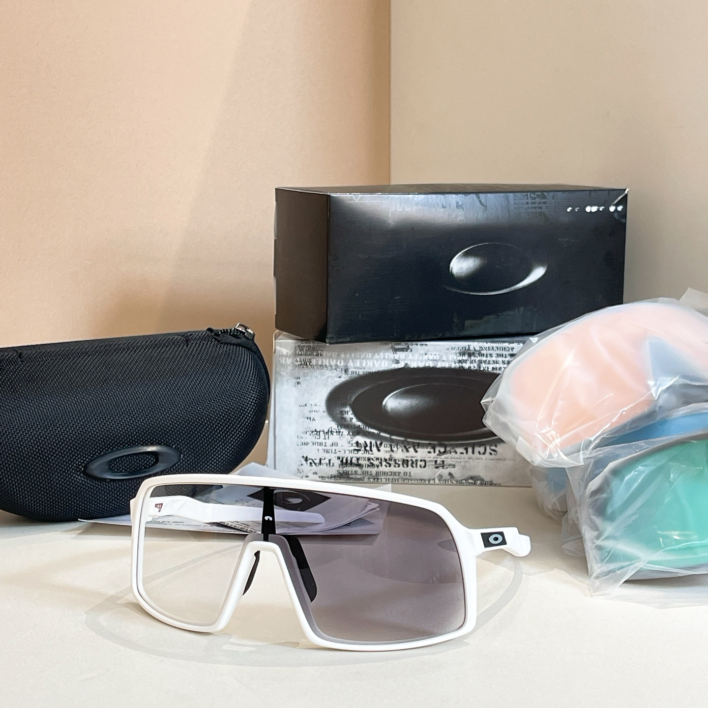 OAKLE*⚜️⚜️⚜️MODEL：OO9406A⚜️⚜️⚜️SIZE：140⚜️⚜️⚜️透明是变色片~