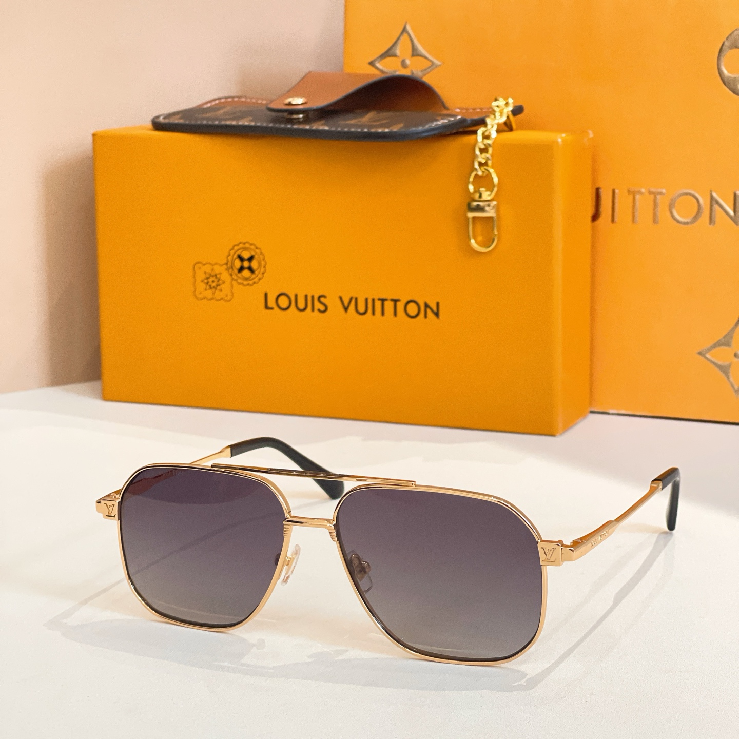 LOUIS VUITTO*🌟🌟🌟MODEL：Z2726U 🌟🌟🌟SIZE：59口17-145🌟🌟🌟