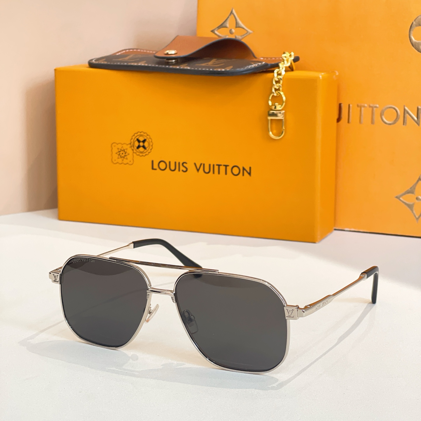 LOUIS VUITTO*🌟🌟🌟MODEL：Z2726U 🌟🌟🌟SIZE：59口17-145🌟🌟🌟