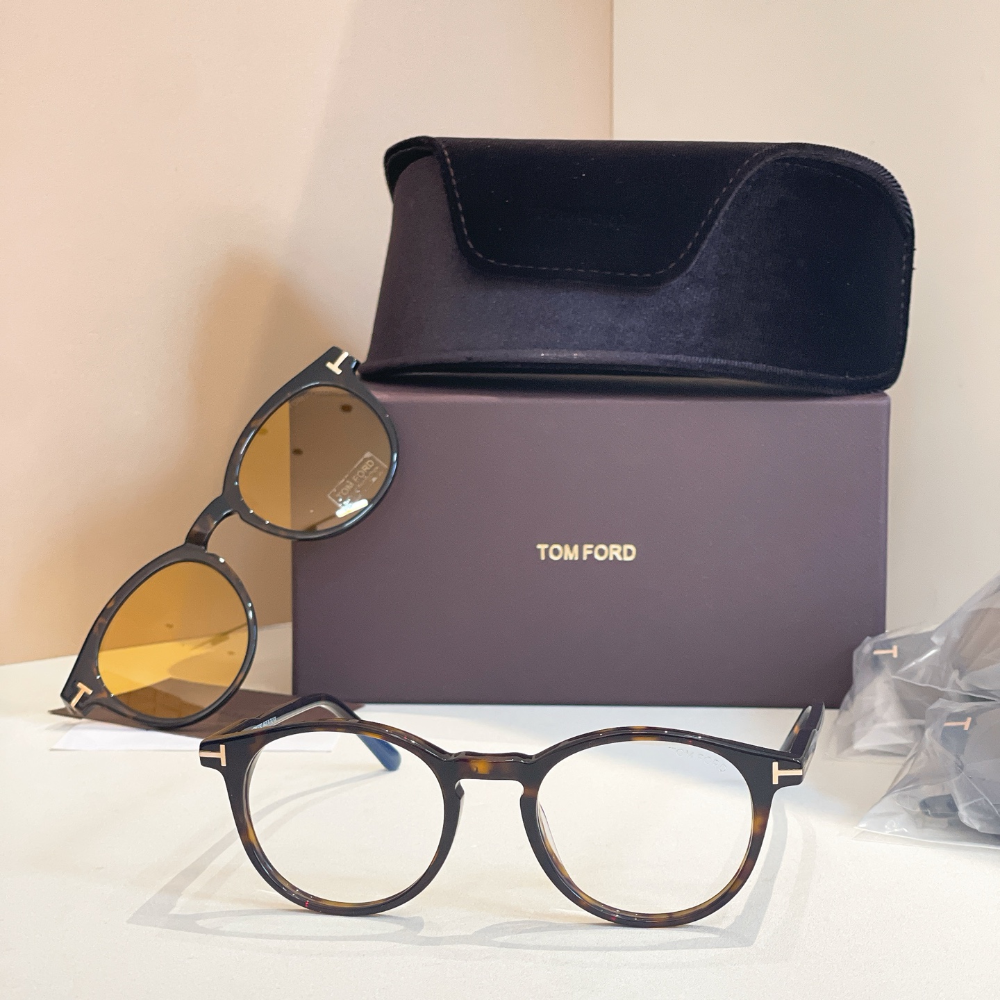 TOM FOR*💫💫💫MODEL：TF5823-H-B💫💫💫SIZE：50口20-145💫💫💫配送挂片~