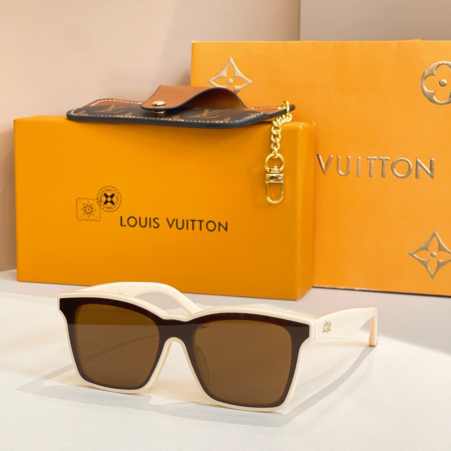 Louis Vuitton LOUIS VUITTO*太阳眼镜