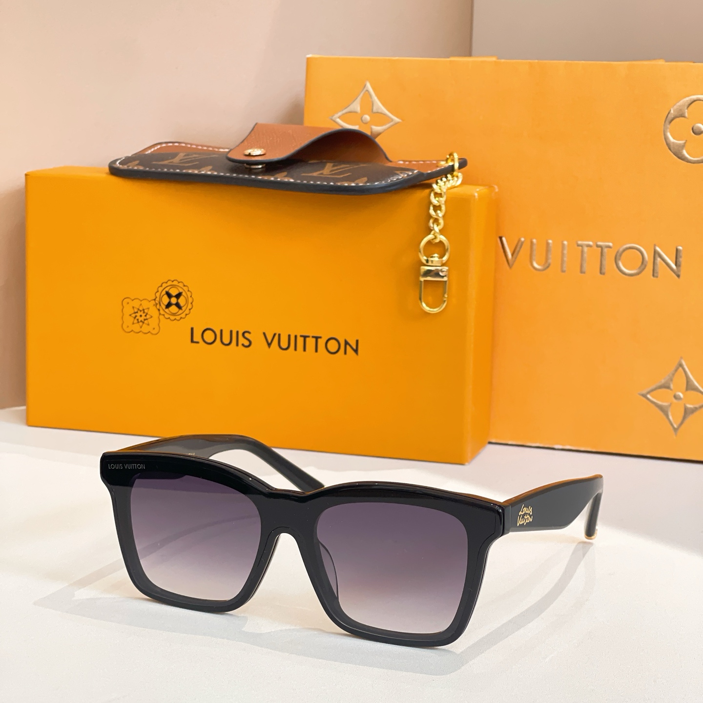 Louis Vuitton LOUIS VUITTO*太阳眼镜