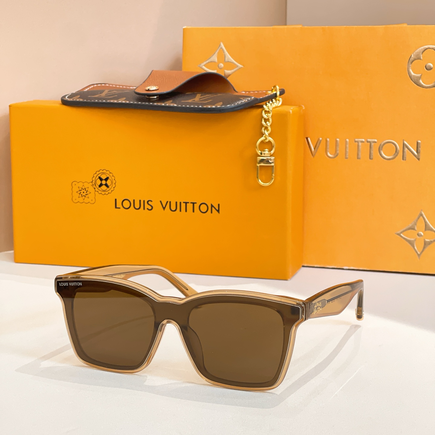 Louis Vuitton LOUIS VUITTO*太阳眼镜
