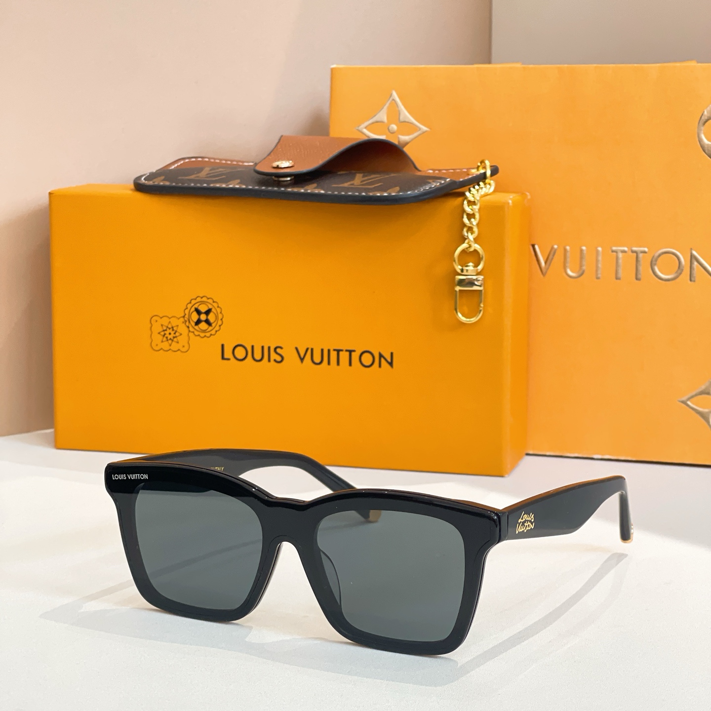 Louis Vuitton LOUIS VUITTO*太阳眼镜