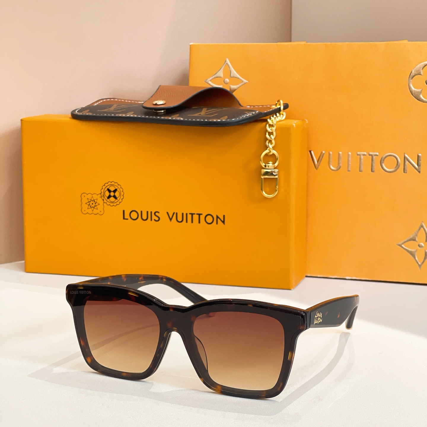 Louis Vuitton LOUIS VUITTO*太阳眼镜