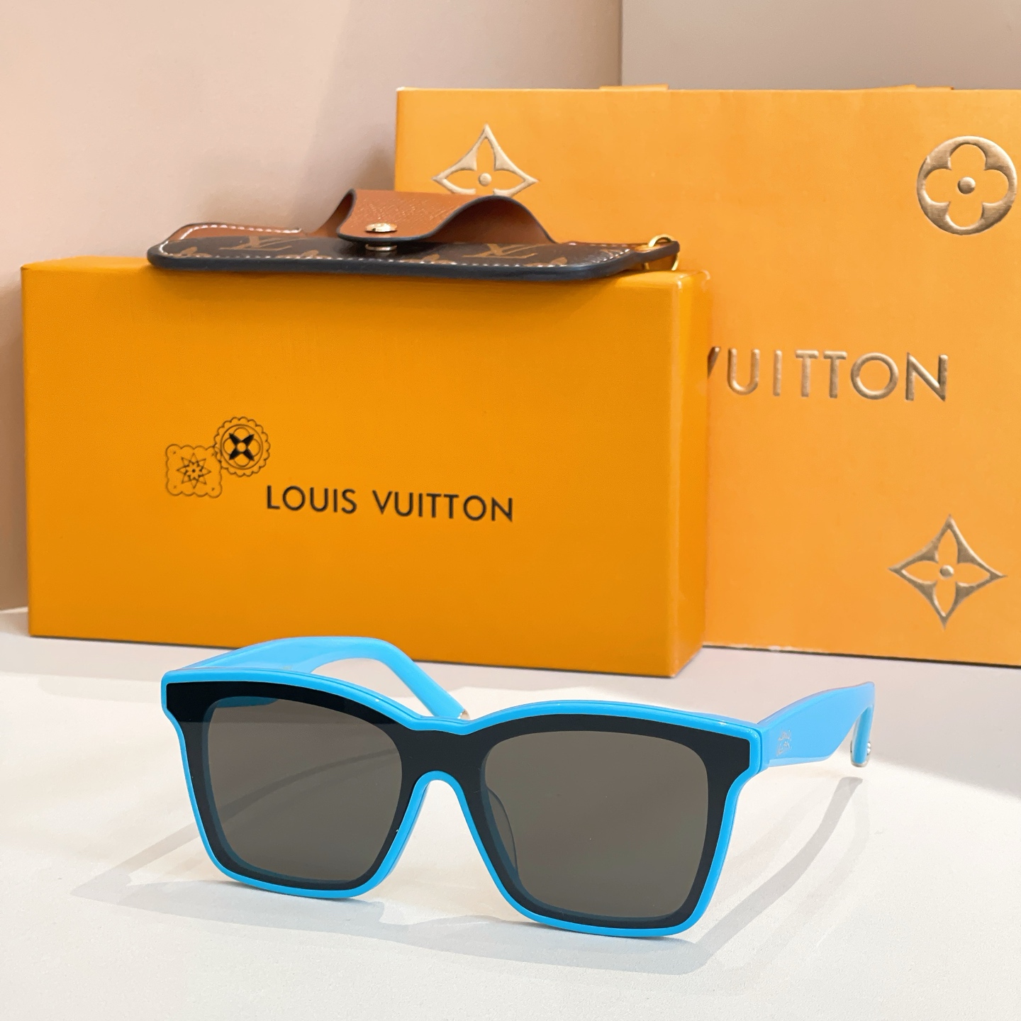 Louis Vuitton LOUIS VUITTO*太阳眼镜
