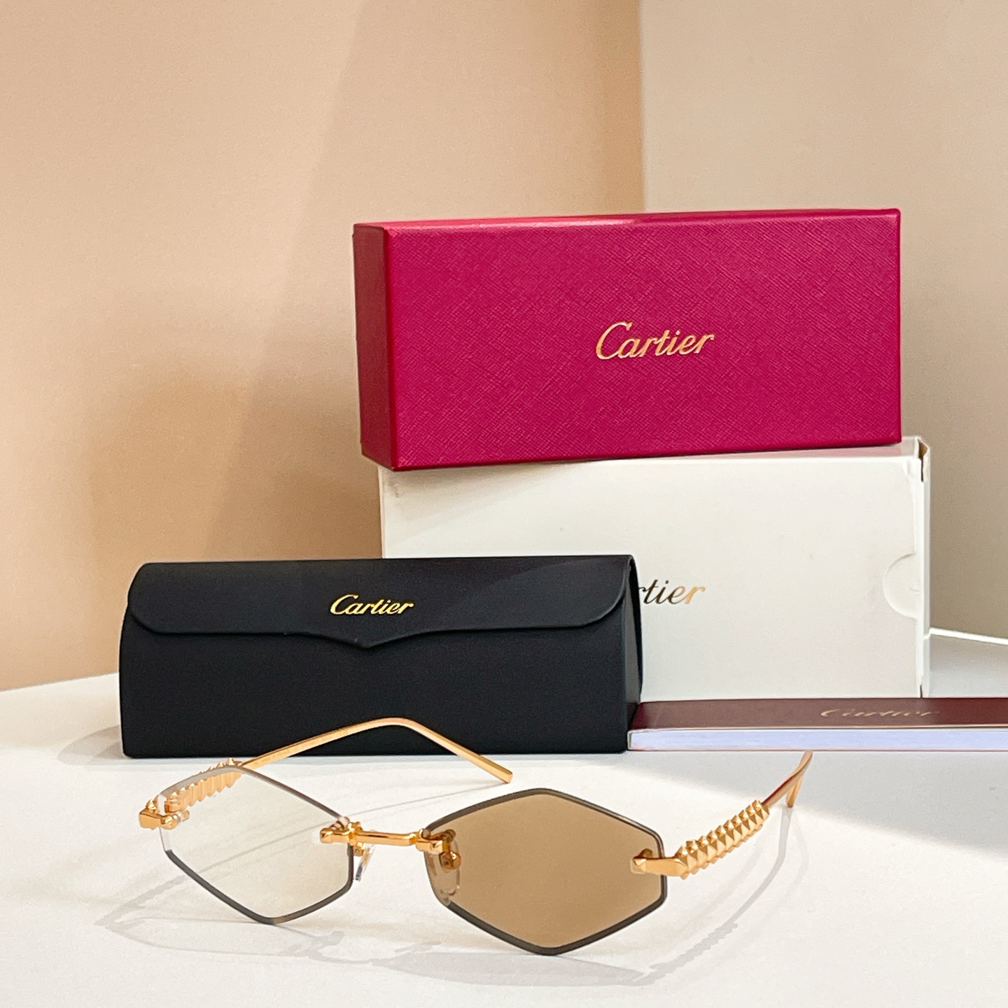 Cartie*✨✨✨MODEL：CT01595LO✨✨✨SIZE: 142✨✨✨太阳镜，变色片