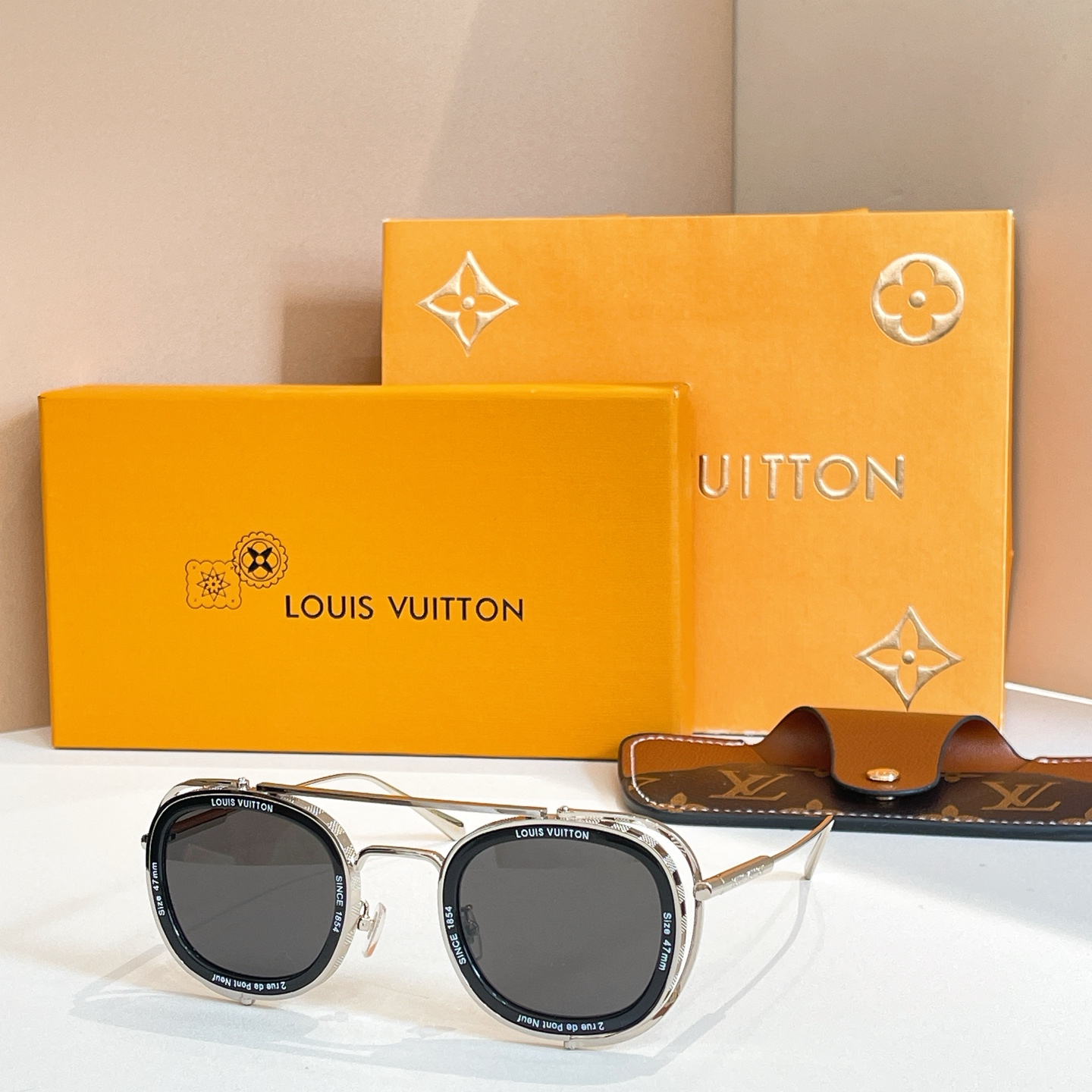 LOUIS VUITTO*✨✨✨MODEL：Z2213U✨✨✨ SIZE：48口29-147✨✨✨