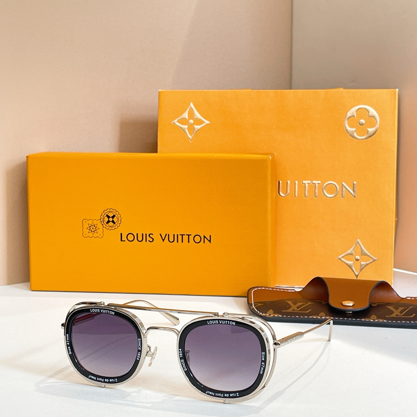 LOUIS VUITTO*✨✨✨MODEL：Z2213U✨✨✨ SIZE：48口29-147✨✨✨