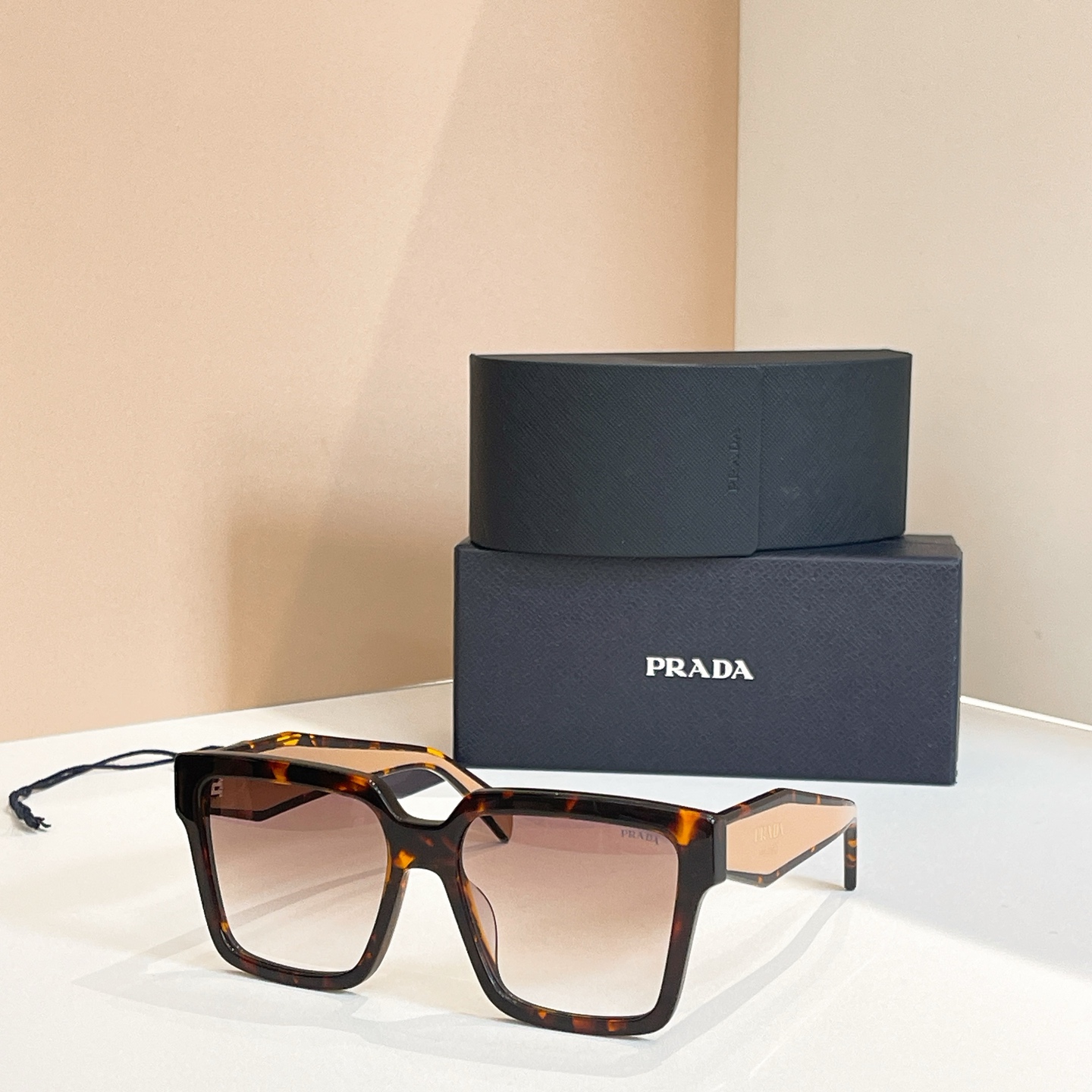 PRADA✨✨✨MODEL：SPR 24Z✨✨✨SIZE：56口18-145✨✨✨