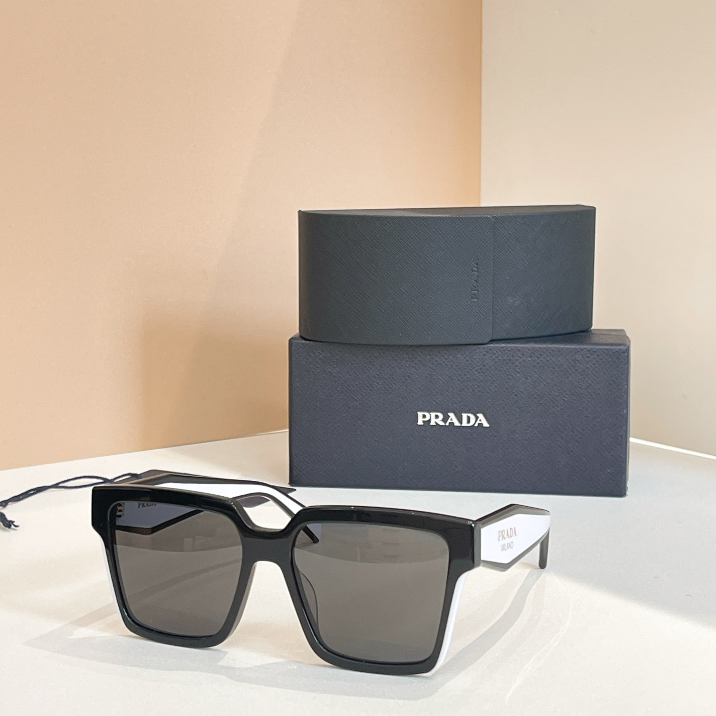 PRADA✨✨✨MODEL：SPR 24Z✨✨✨SIZE：56口18-145✨✨✨