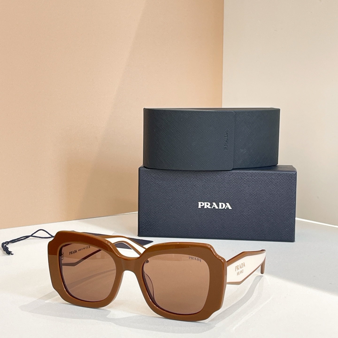 PRADA✨✨✨MODEL：SPR 16Y✨✨✨SIZE：51口21-145✨✨✨