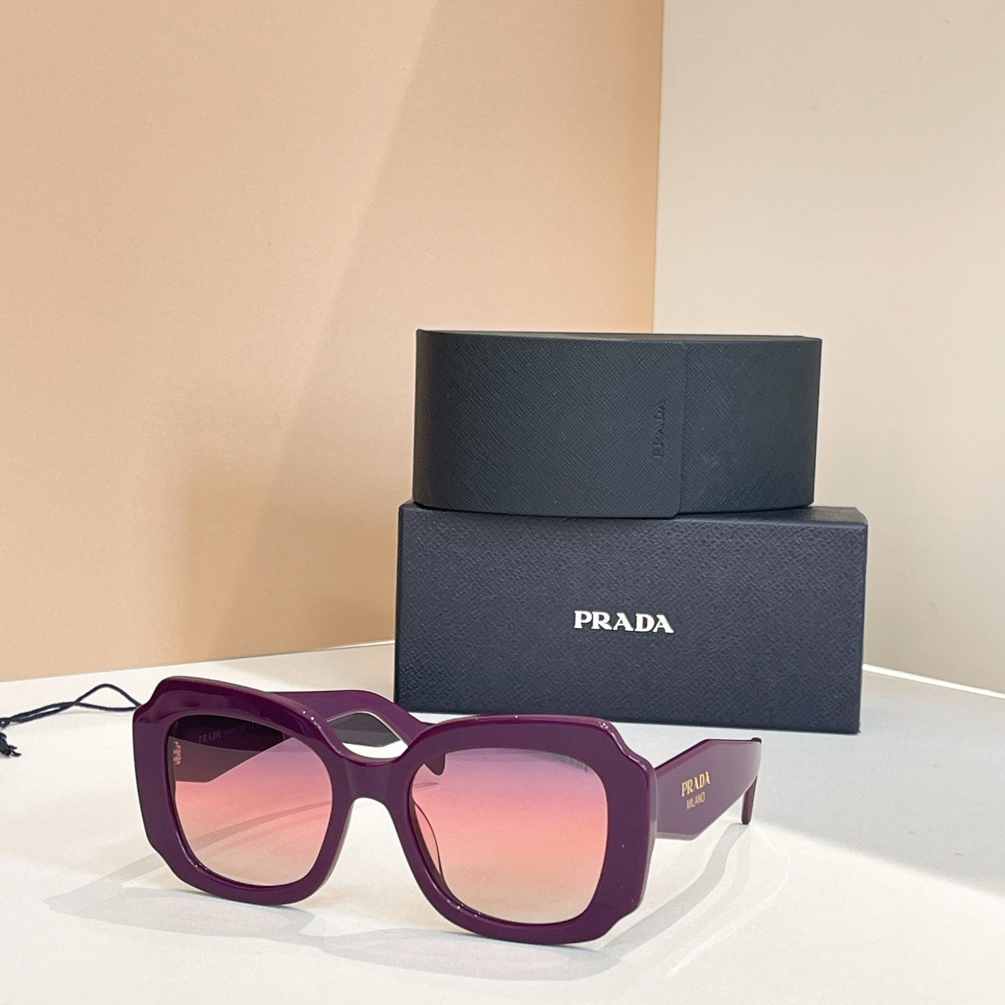 PRADA✨✨✨MODEL：SPR 16Y✨✨✨SIZE：51口21-145✨✨✨