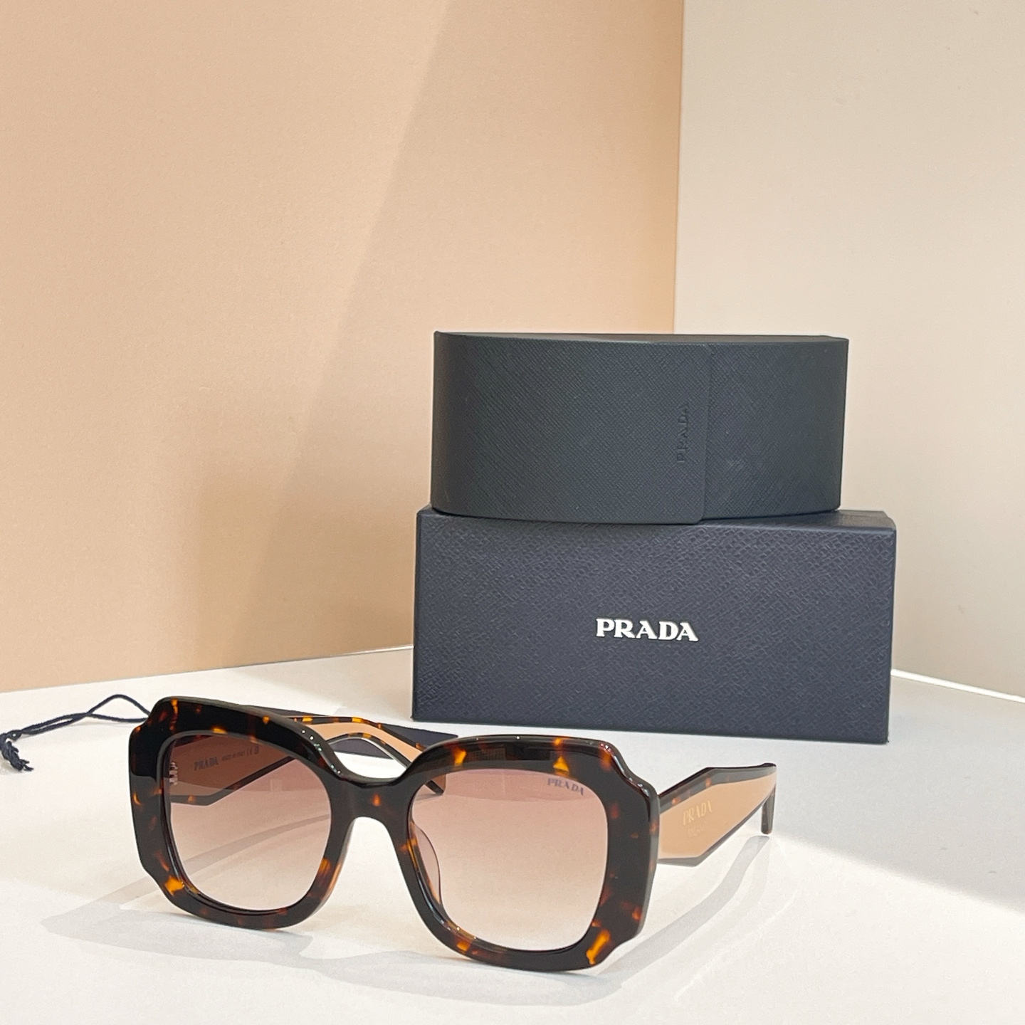 PRADA✨✨✨MODEL：SPR 16Y✨✨✨SIZE：51口21-145✨✨✨