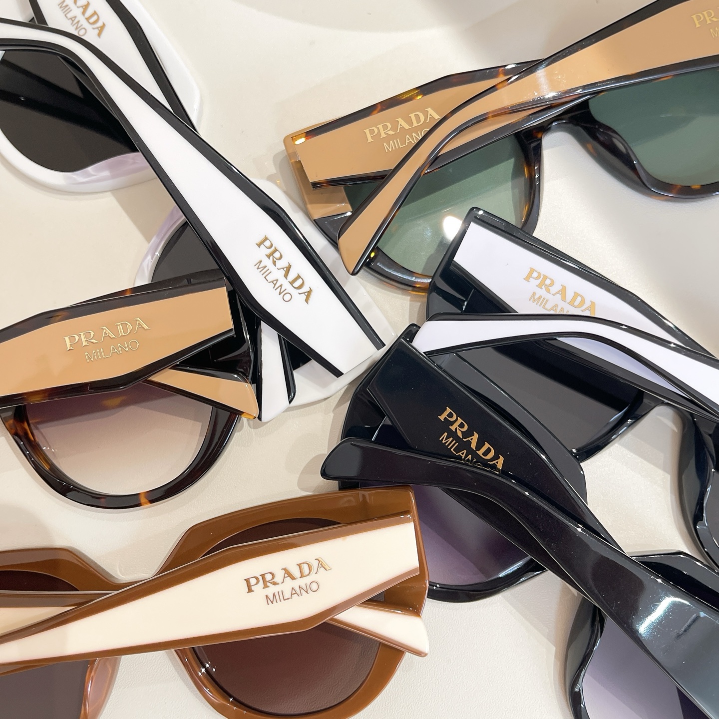 PRADA✨✨✨MODEL：PR 14WS✨✨✨SIZE：52口21-145✨✨✨