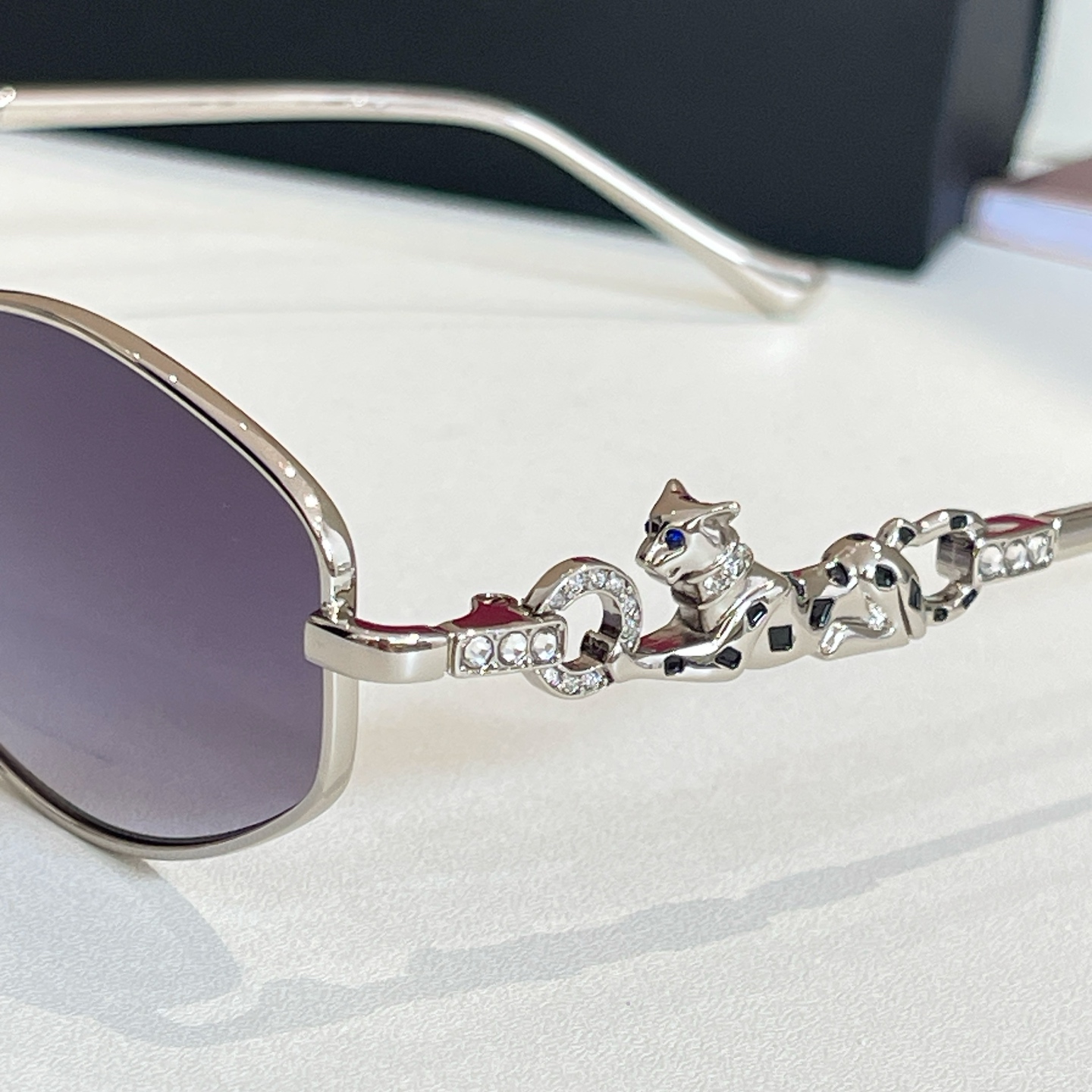 Cartie*✨✨✨MODEL：CT01323O✨✨✨SIZE:145✨✨✨太阳镜，变色片