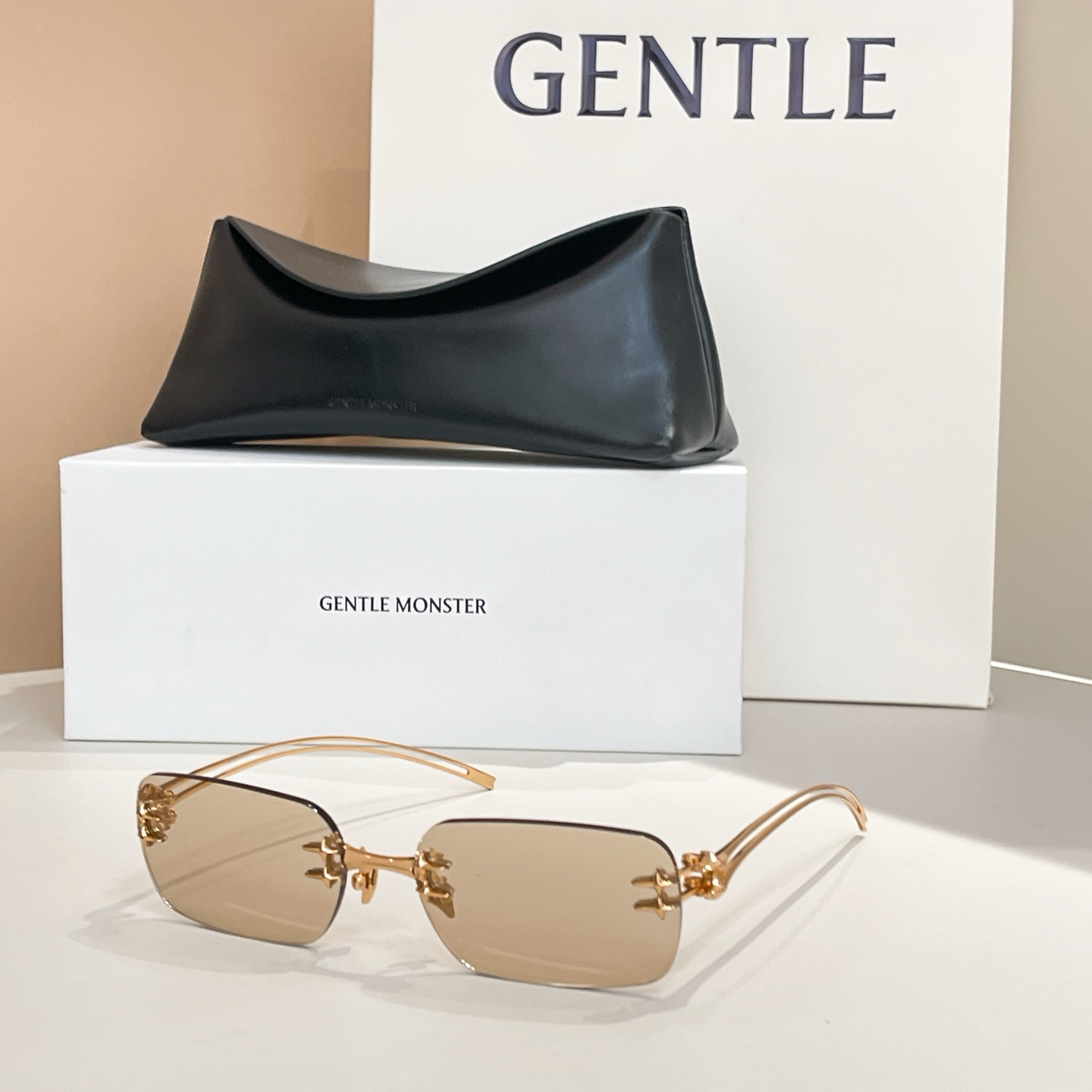 GENTLE MONSTE*🐼🐼🐼MODEL：TEIRA🐼🐼🐼SIZE：59口17-135🐼🐼🐼