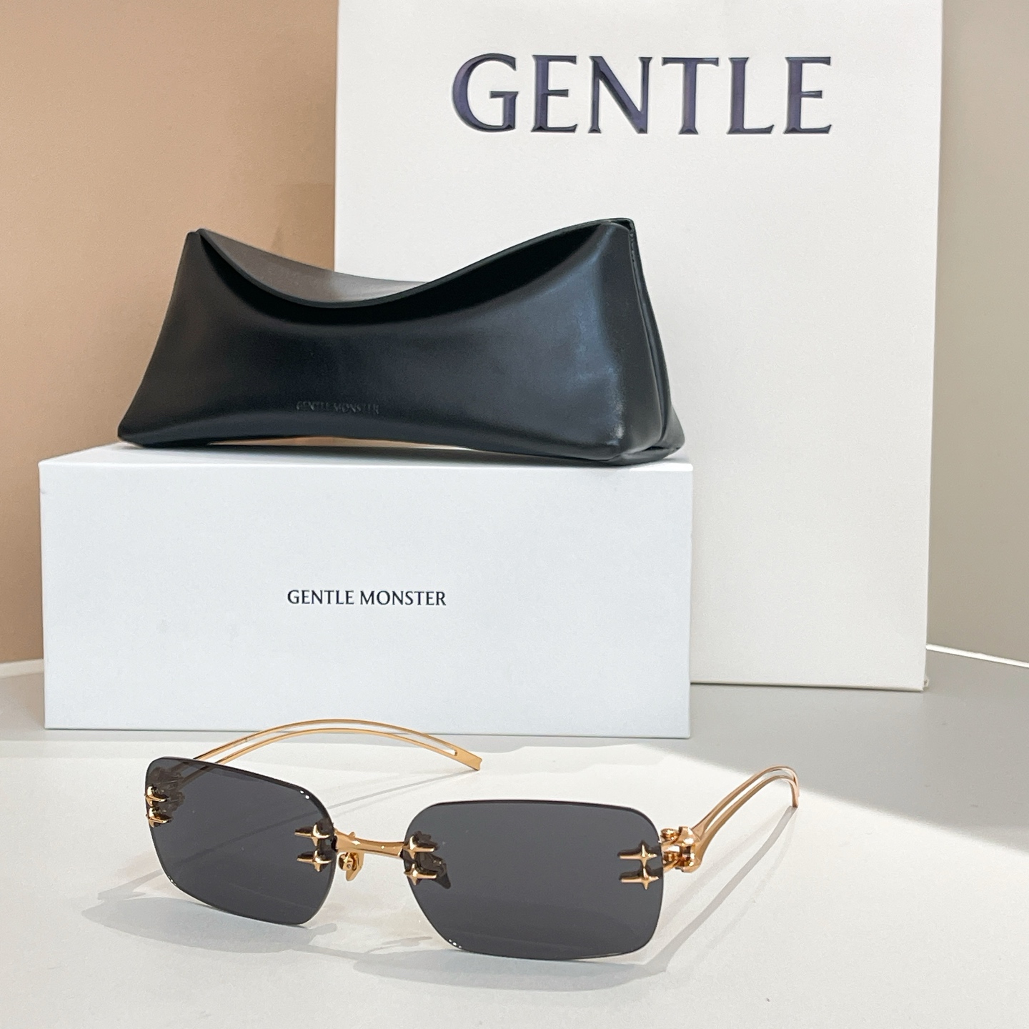 GENTLE MONSTE*🐼🐼🐼MODEL：TEIRA🐼🐼🐼SIZE：59口17-135🐼🐼🐼