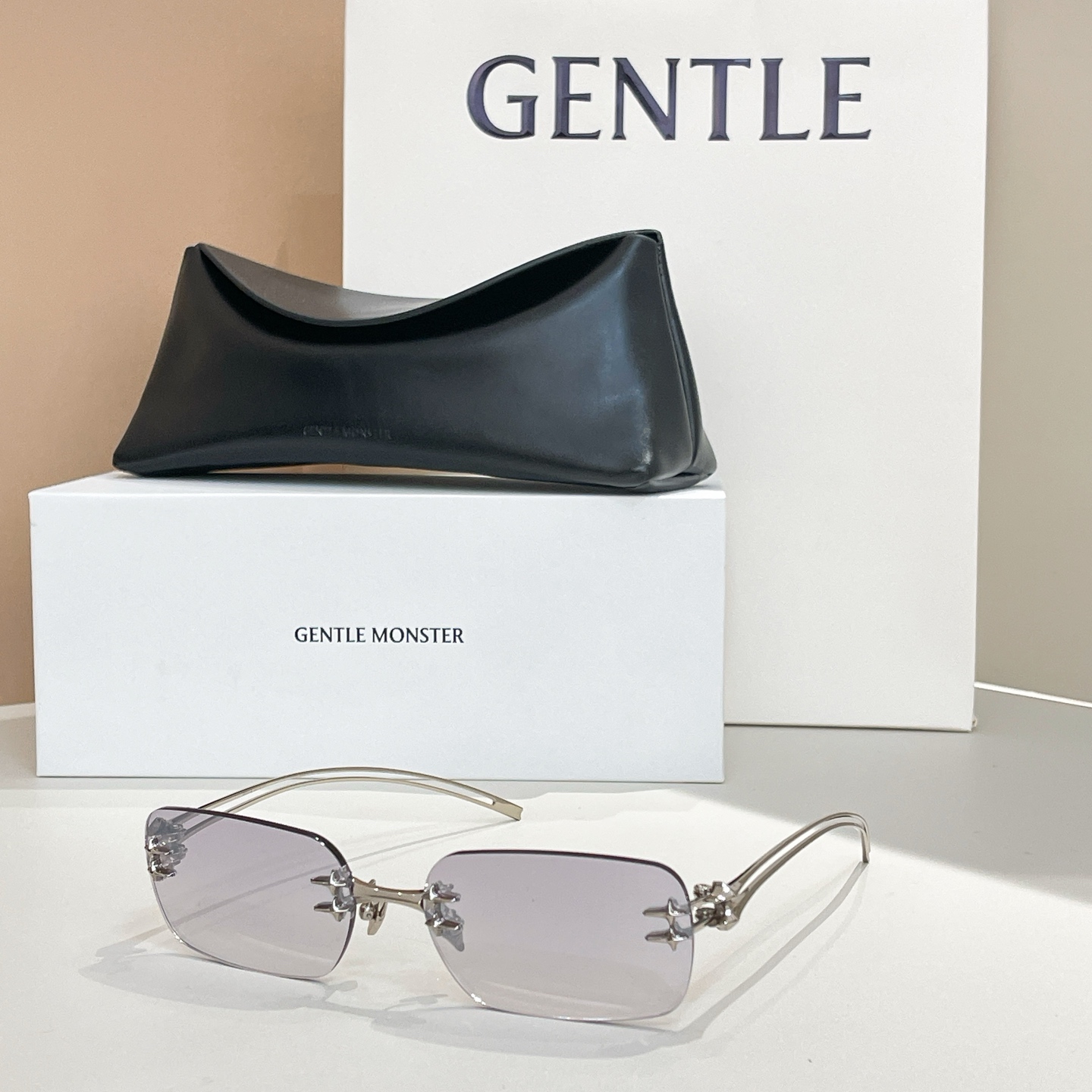 GENTLE MONSTE*🐼🐼🐼MODEL：TEIRA🐼🐼🐼SIZE：59口17-135🐼🐼🐼