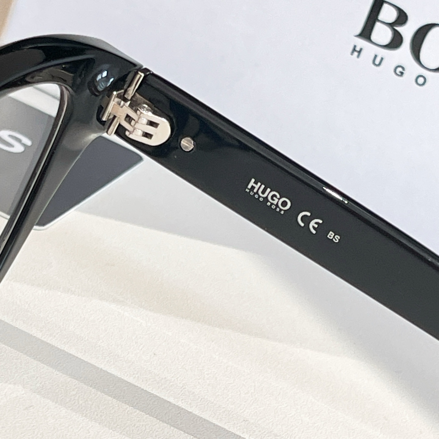 BOSS✨✨✨MODEL: HG 1160✨✨✨SIZE: 140✨✨✨原装货品～～