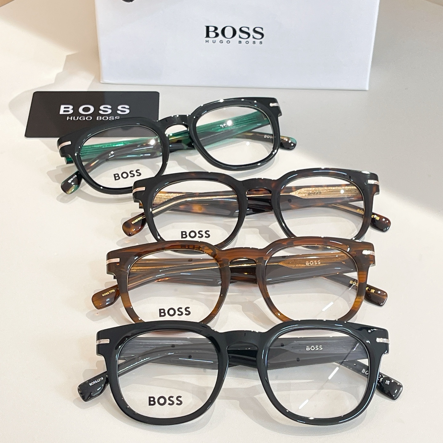 BOSS✨✨✨MODEL: 1719✨✨✨SIZE: 150✨✨✨原装货品～～