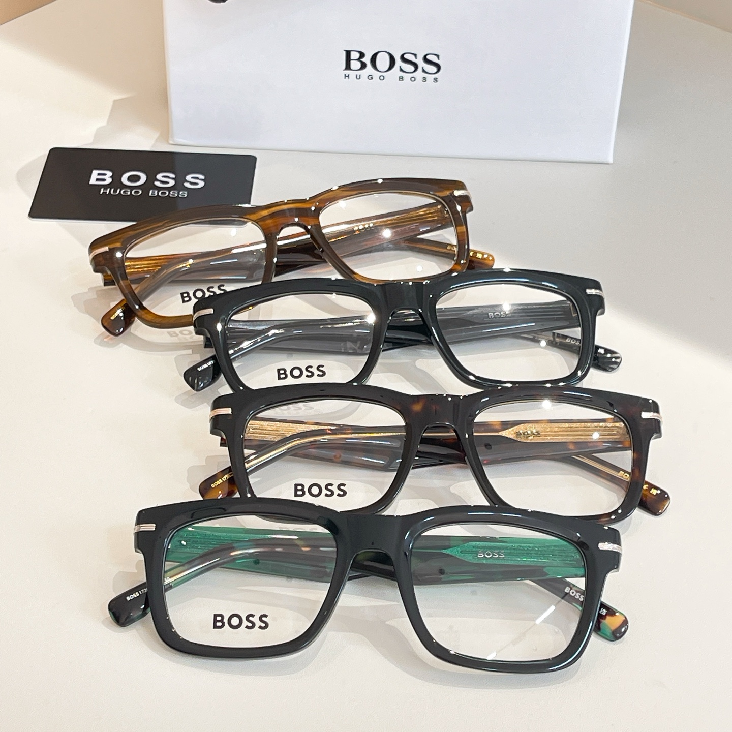 BOSS✨✨✨MODEL: 1720✨✨✨SIZE: 150✨✨✨原装货品～～