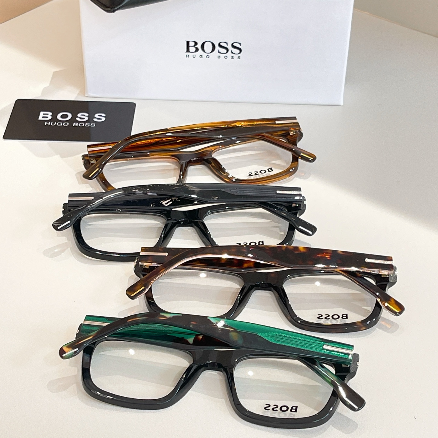 BOSS✨✨✨MODEL: 1720✨✨✨SIZE: 150✨✨✨原装货品～～