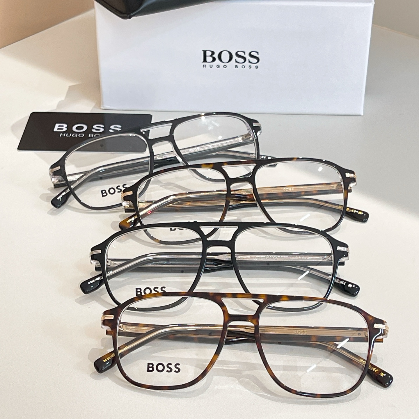BOSS✨✨✨MODEL: 1600✨✨✨SIZE: 145✨✨✨原装货品～～